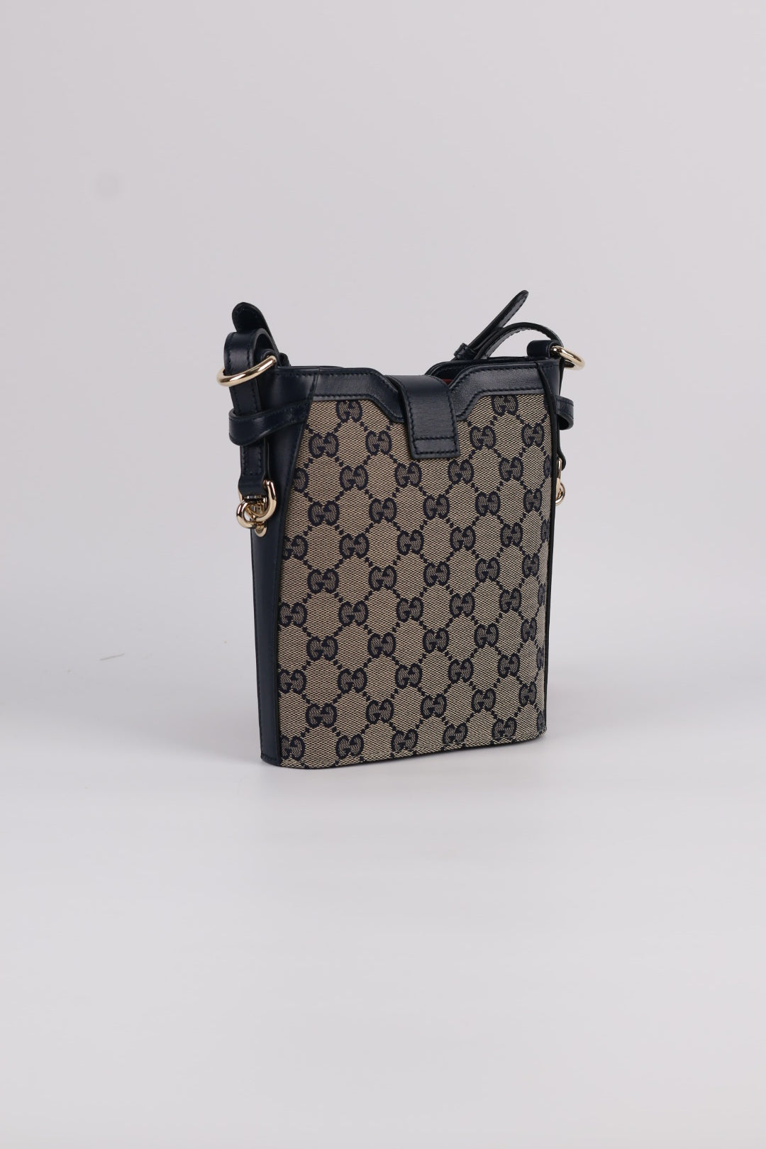 Gucci Mini Bucket Jackie GG Wave