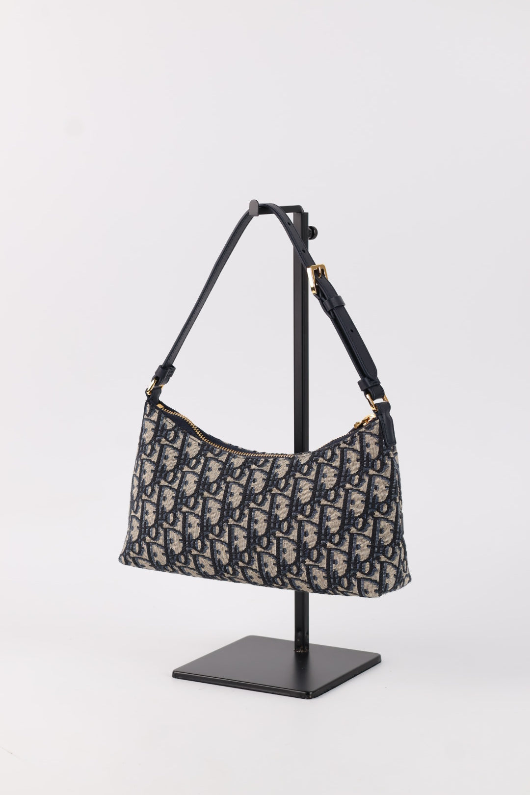 Dior Hobo 30 Montaigne Jacquard Oblique