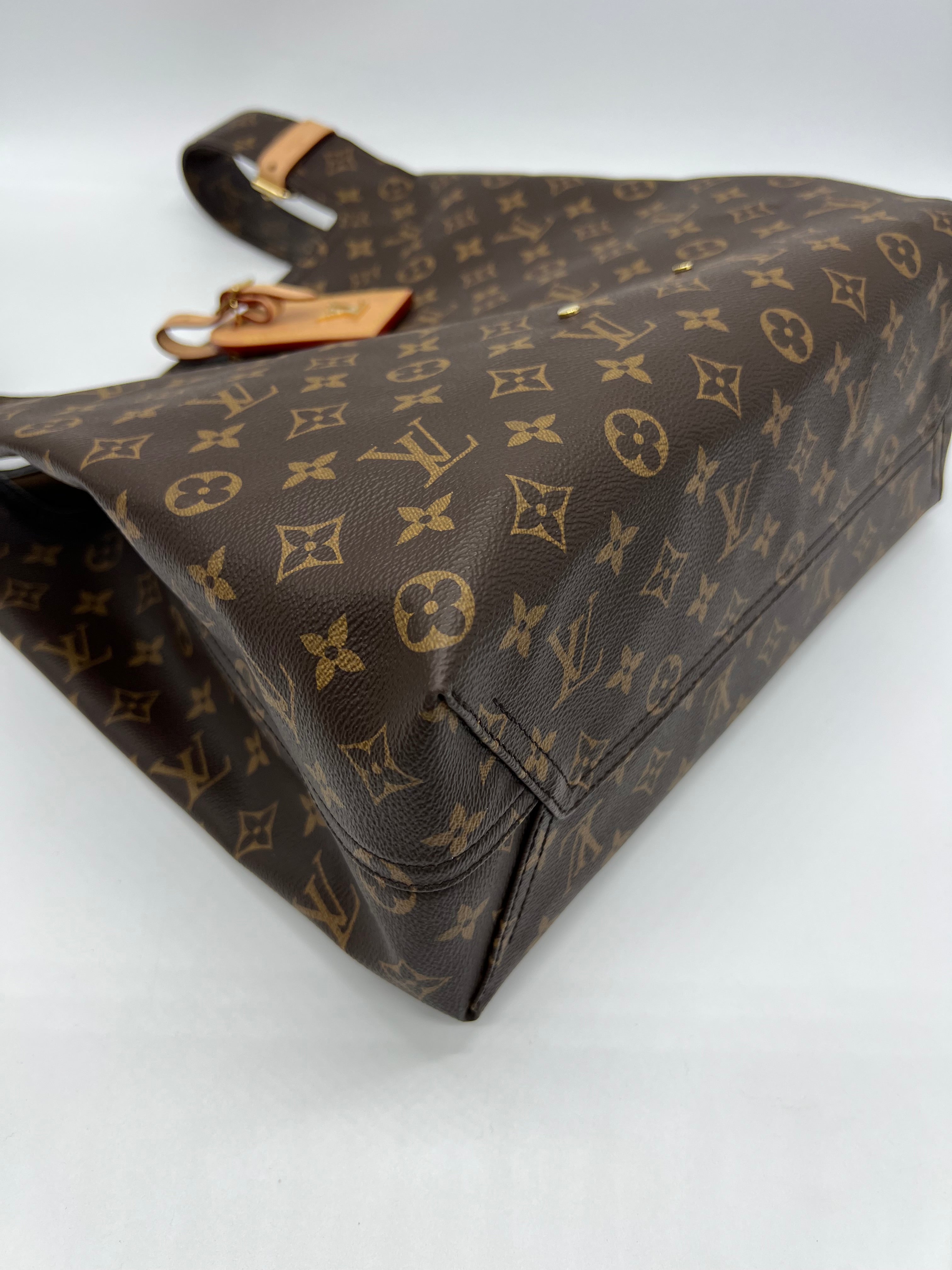 Louis Vuitton Atlantis GM Monogram