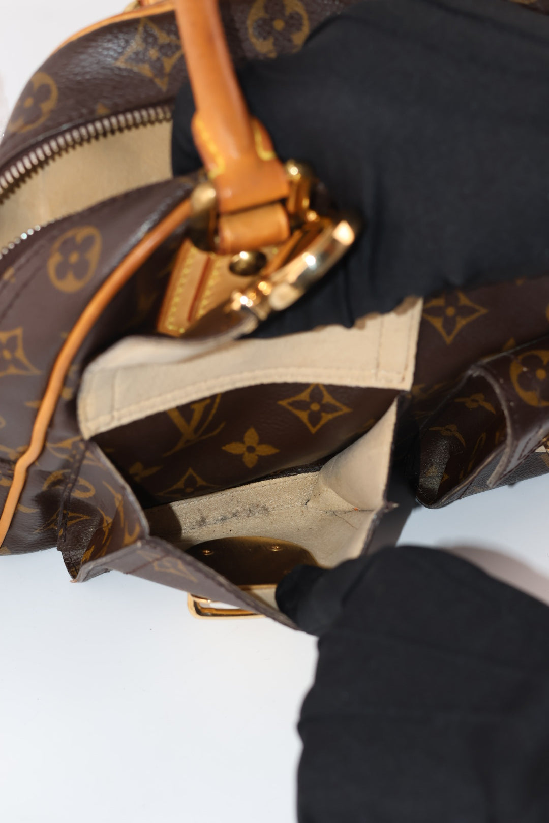 Louis Vuitton Manhattan PM Monogram