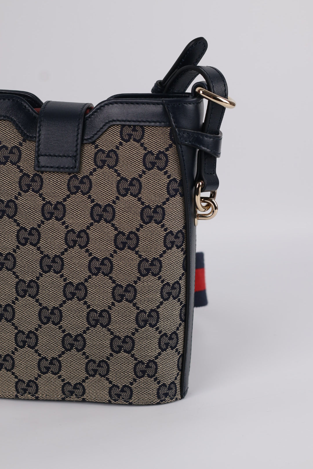 Gucci Mini Bucket Jackie GG Wave