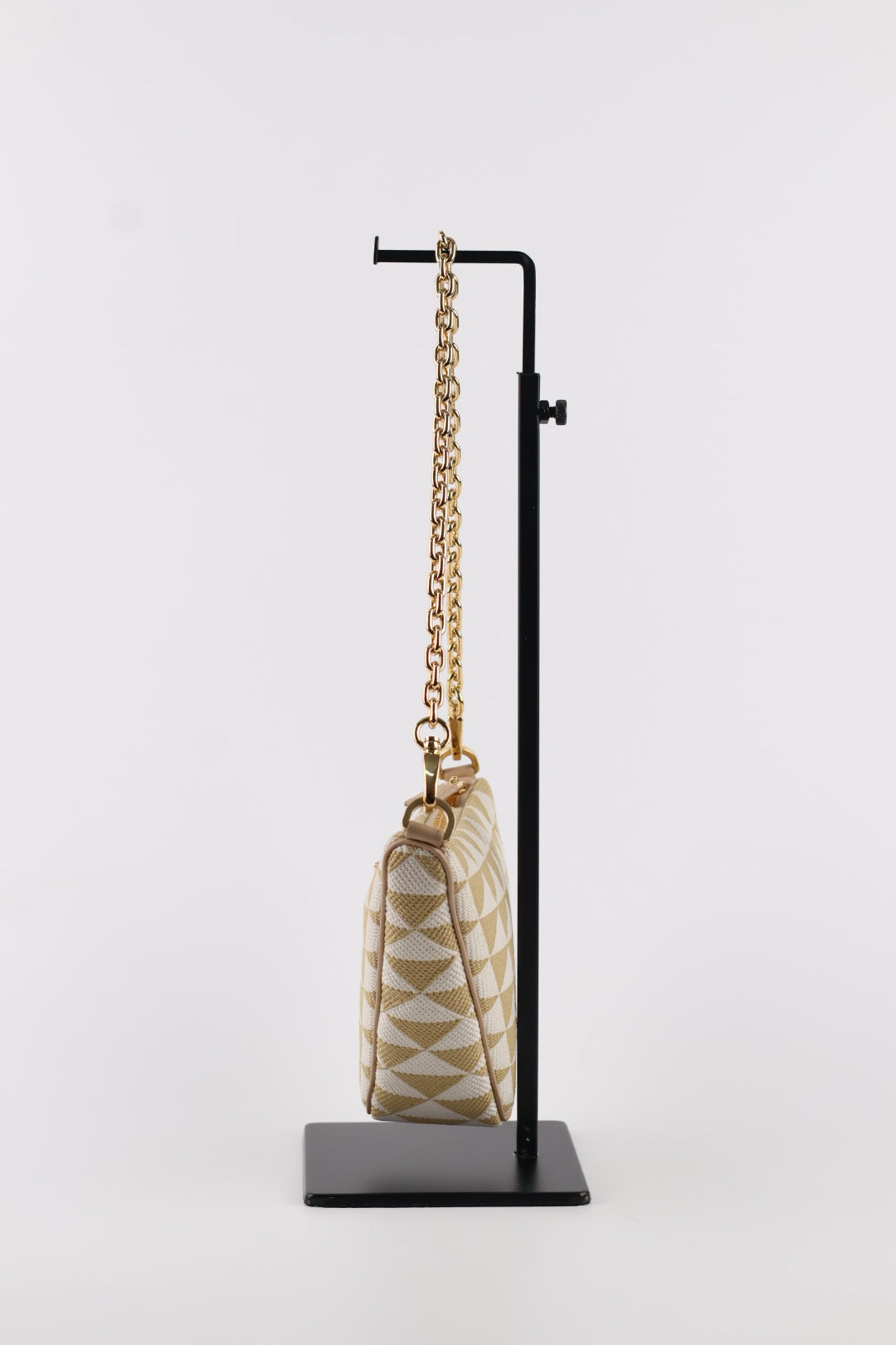 Prada Traingle Symbole