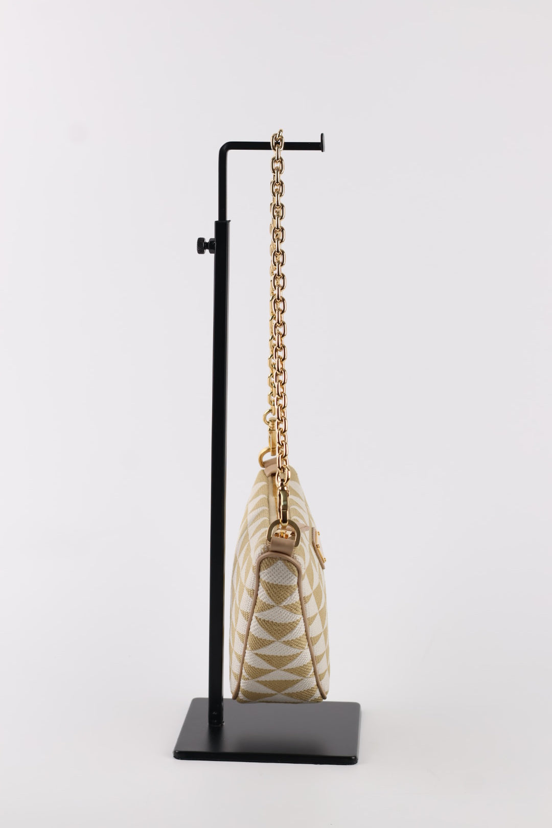 Prada Traingle Symbole
