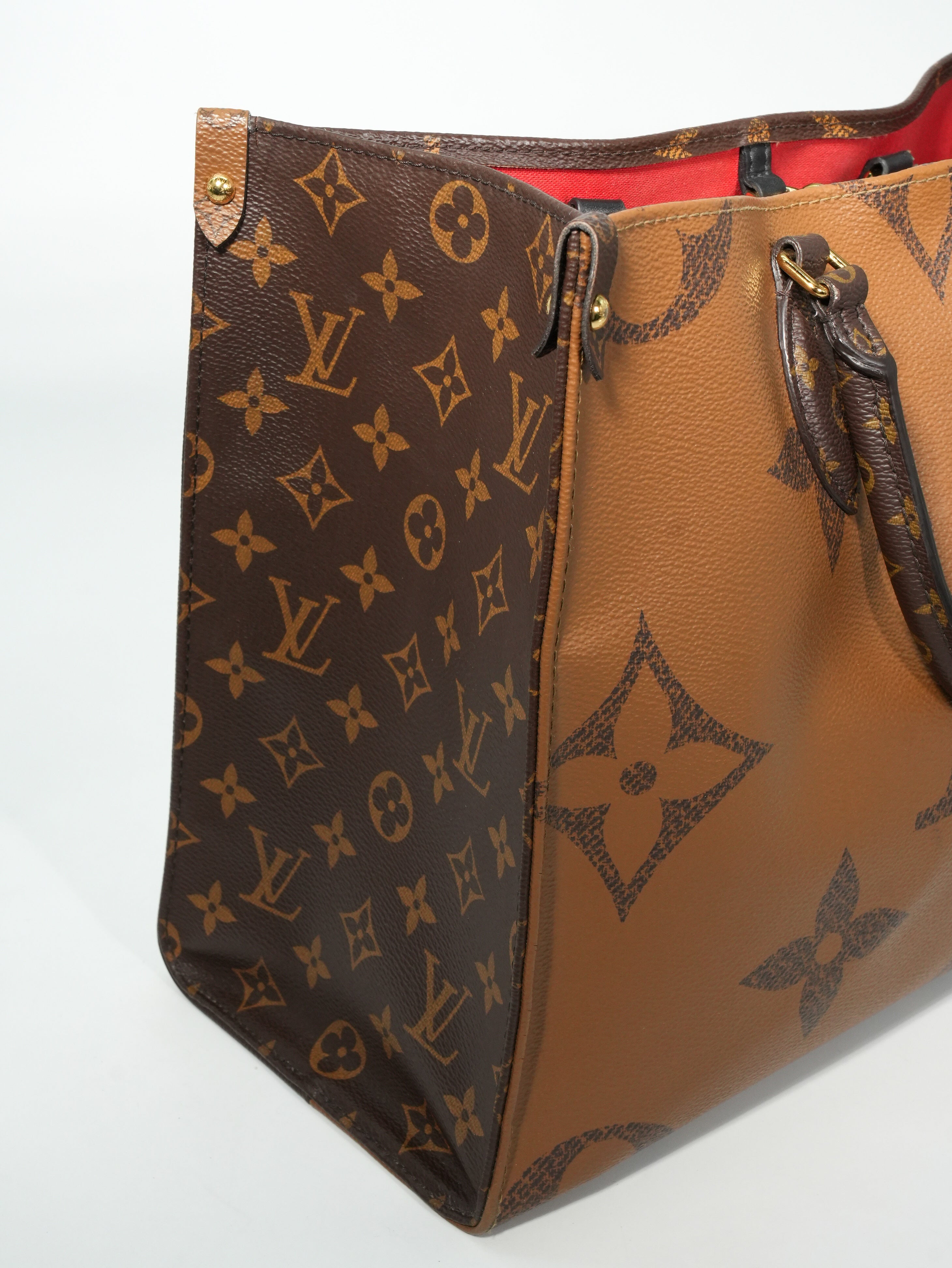 Louis Vuitton OnTheGo MM