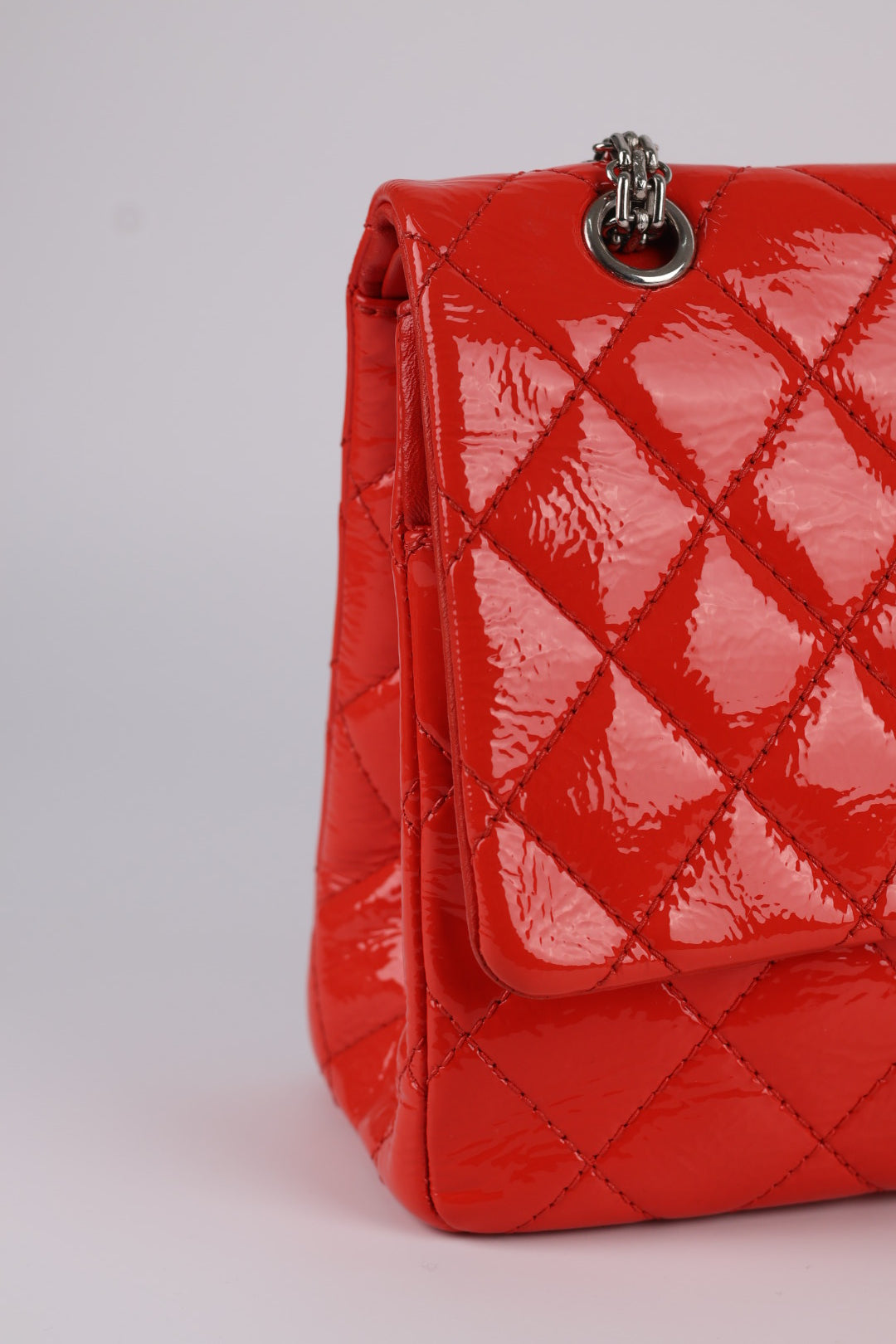 Chanel 2.55 Reissue Grande Vernis