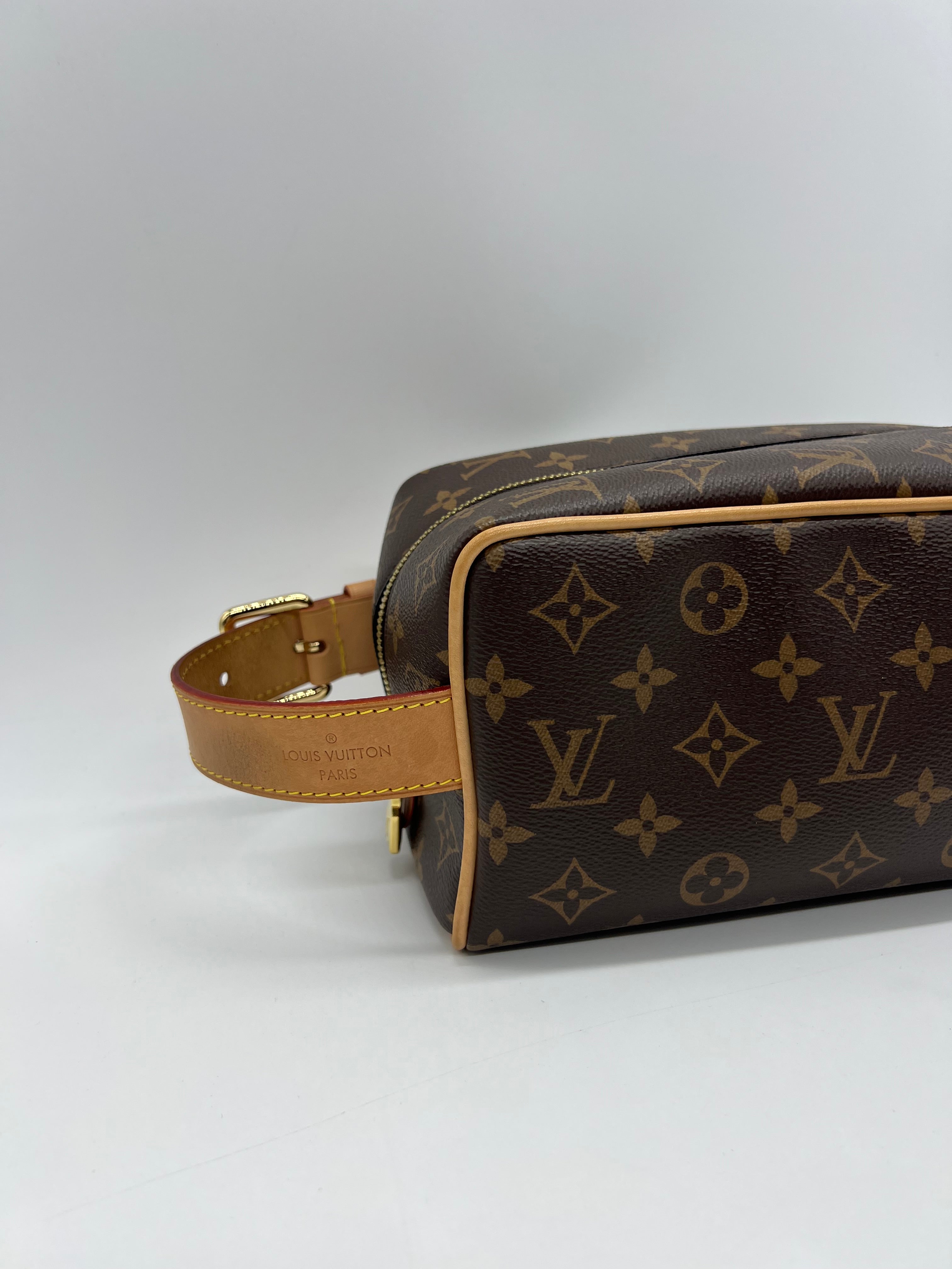 Louis Vuitton Trousse Toilette Locker Dopp Kit