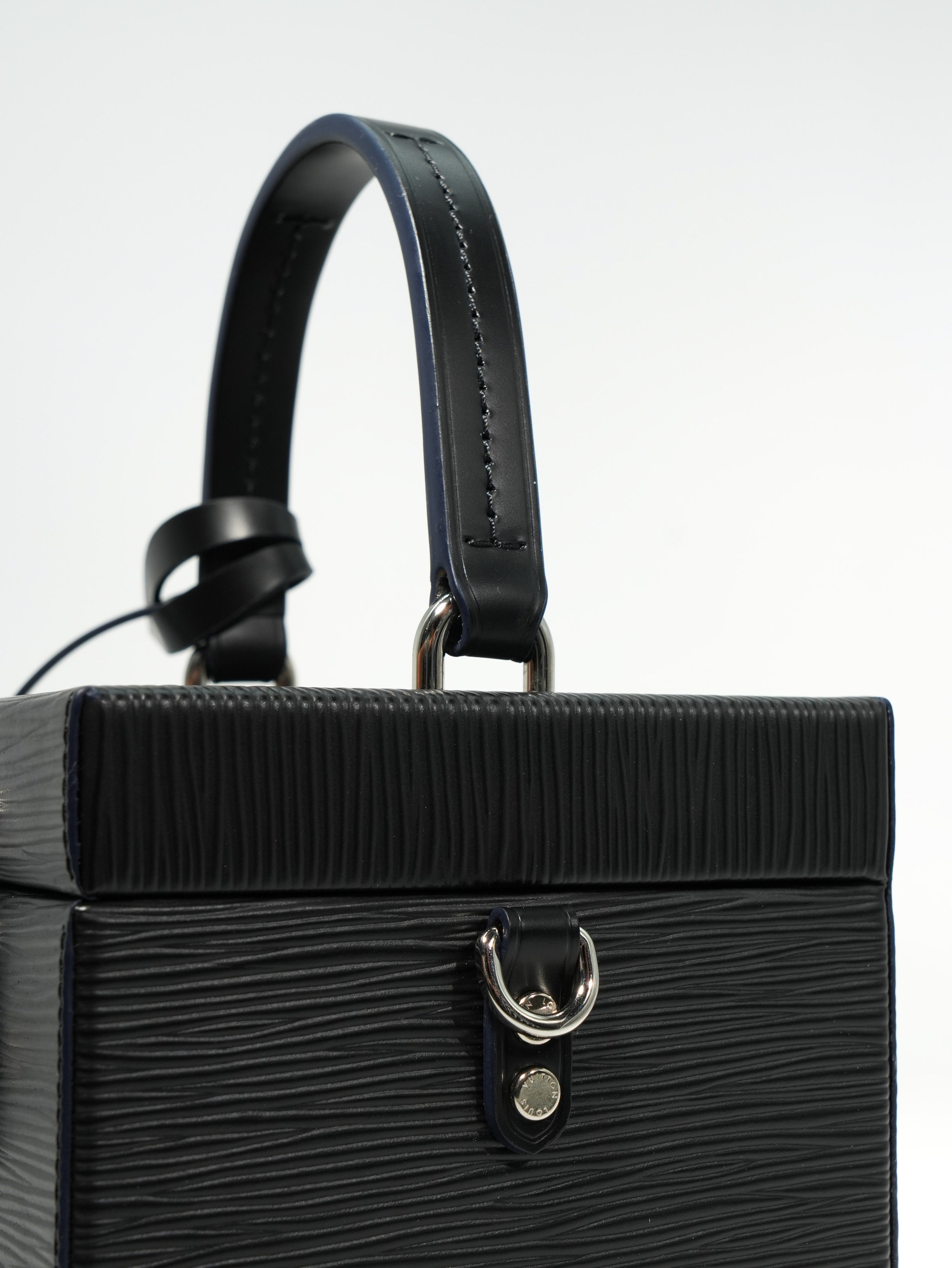 Louis Vuitton Bleecker Epi