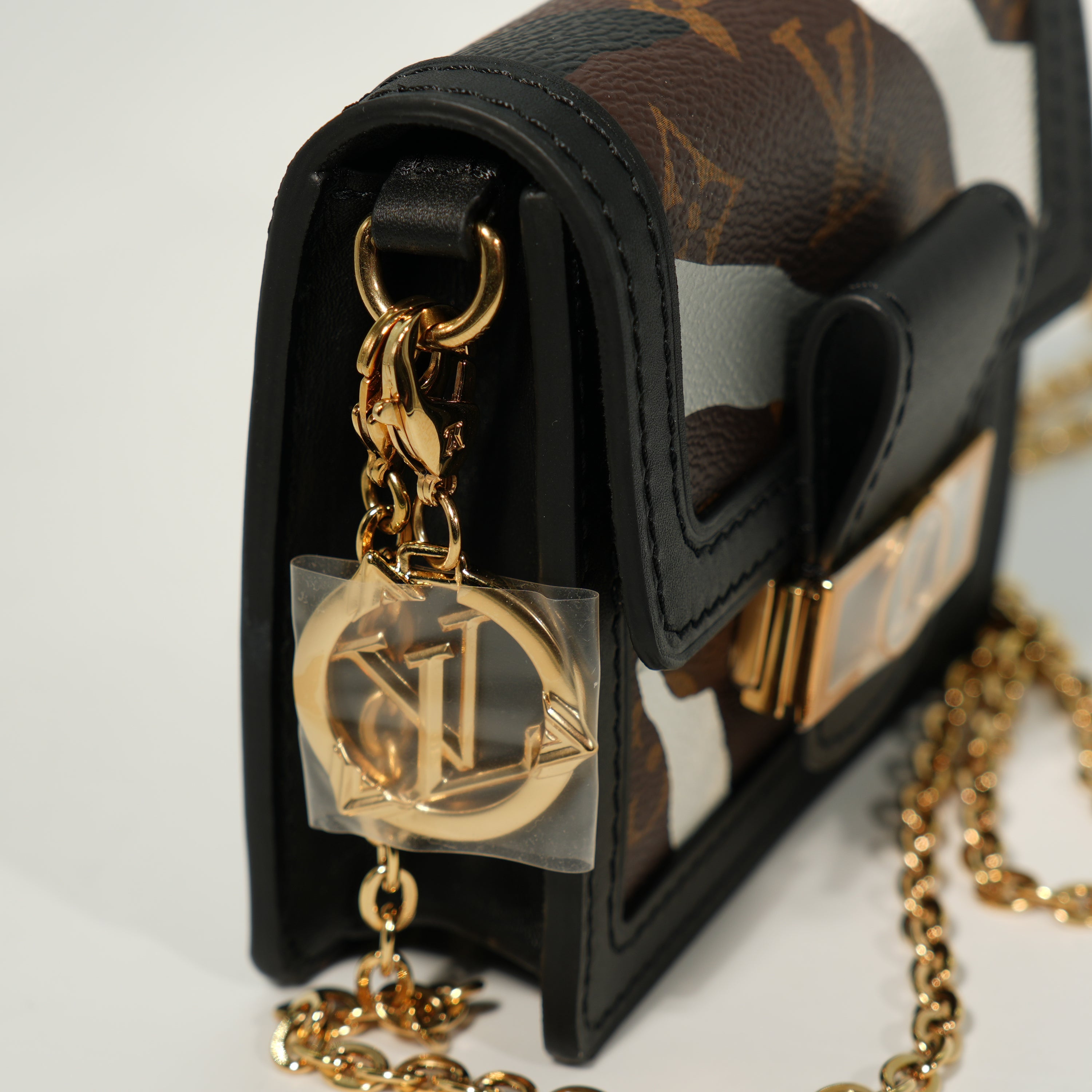 Louis Vuitton Marsupio Dauphine x LOL
