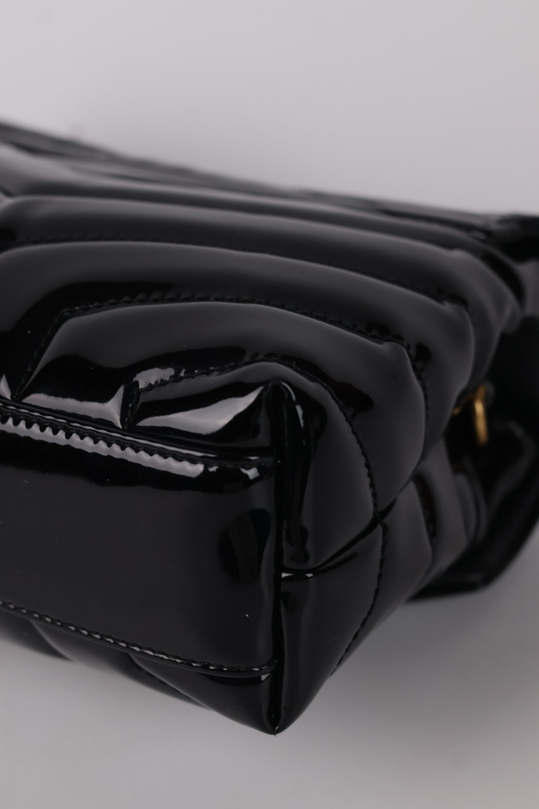 Saint Laurent Lou Lou Toy Vernis