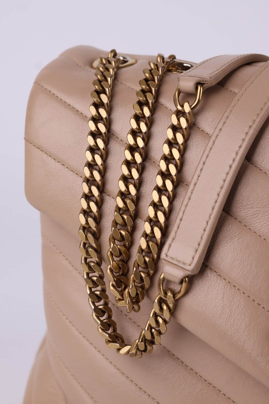 Saint Laurent Lou Lou Media