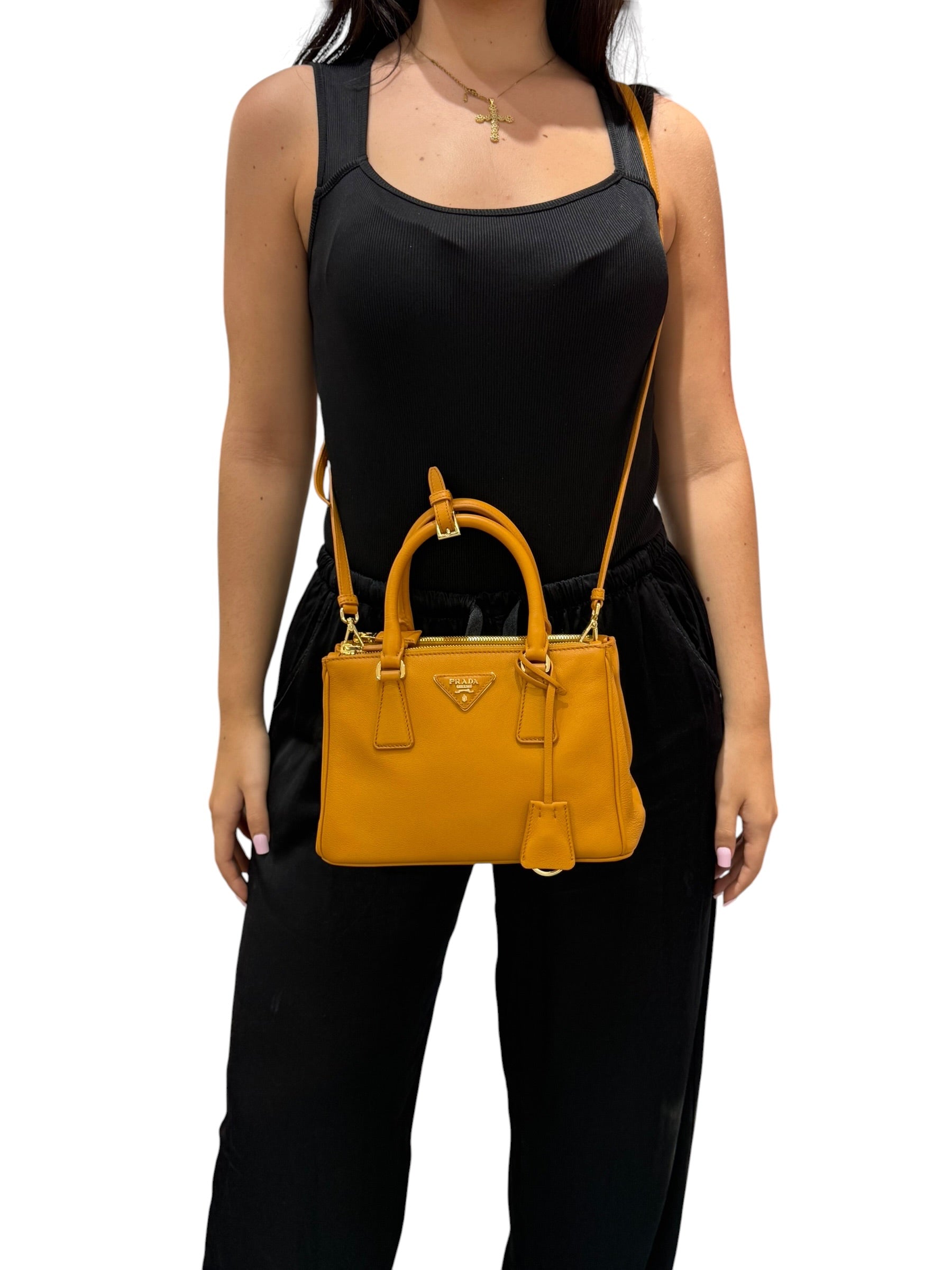 Prada Galleria Small in Pelle