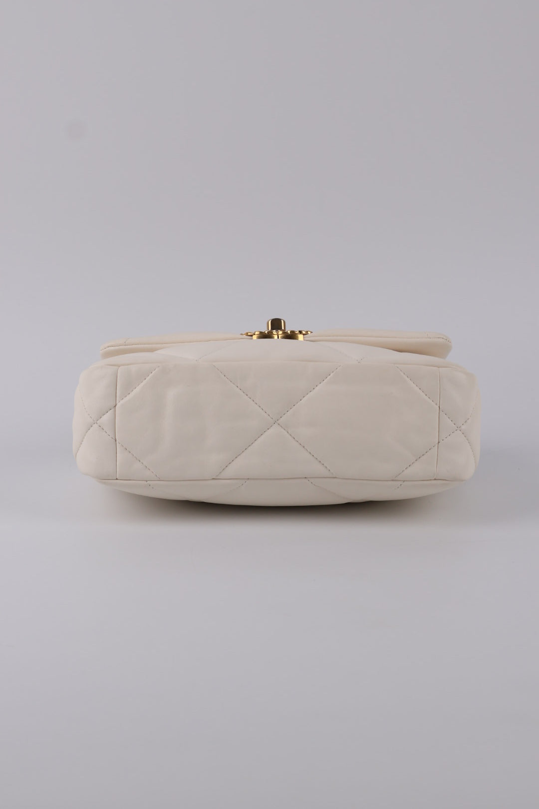 Chanel 19 in Pelle D’Agnello