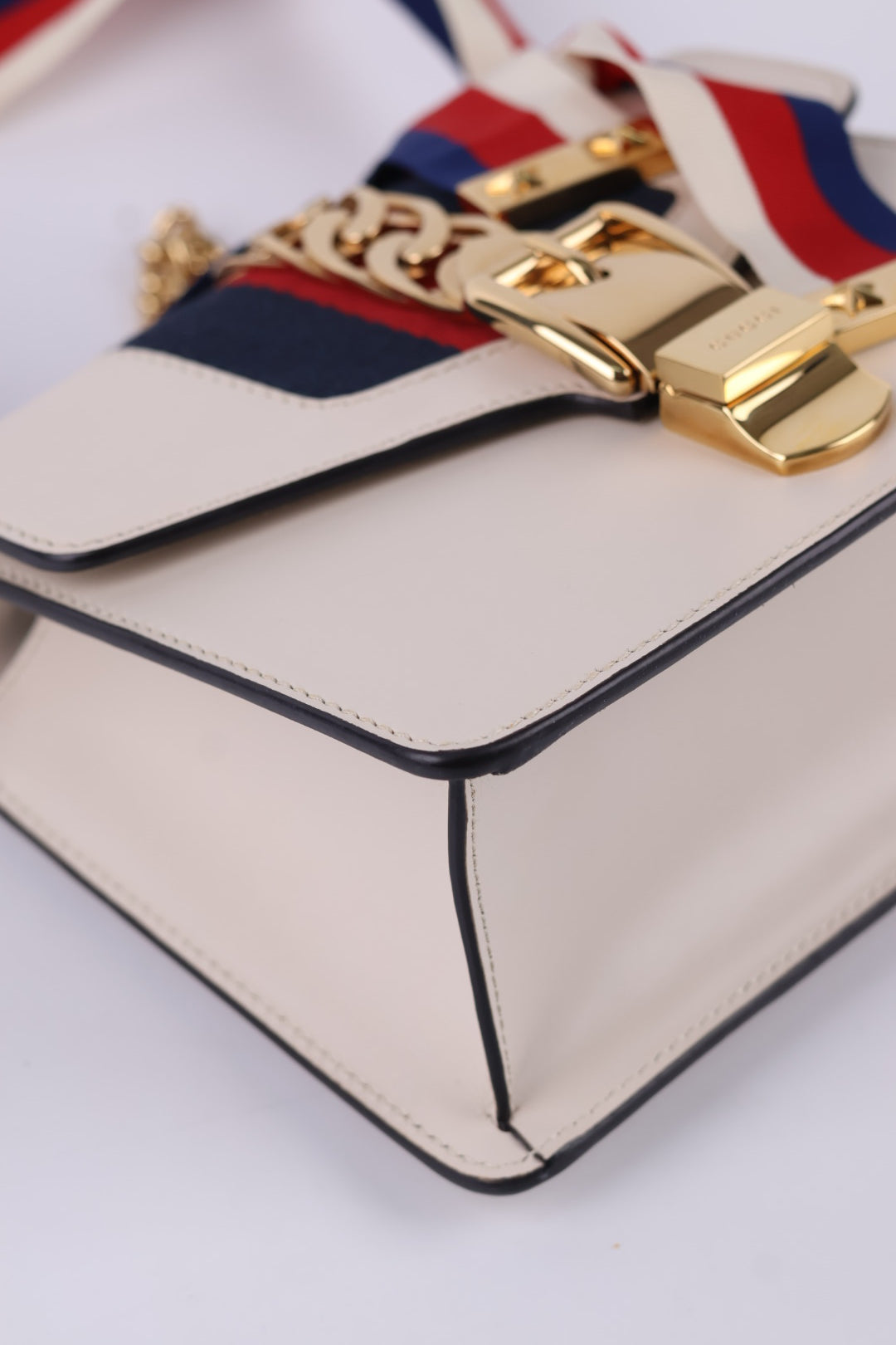 Gucci Sylvie Mini in Pelle