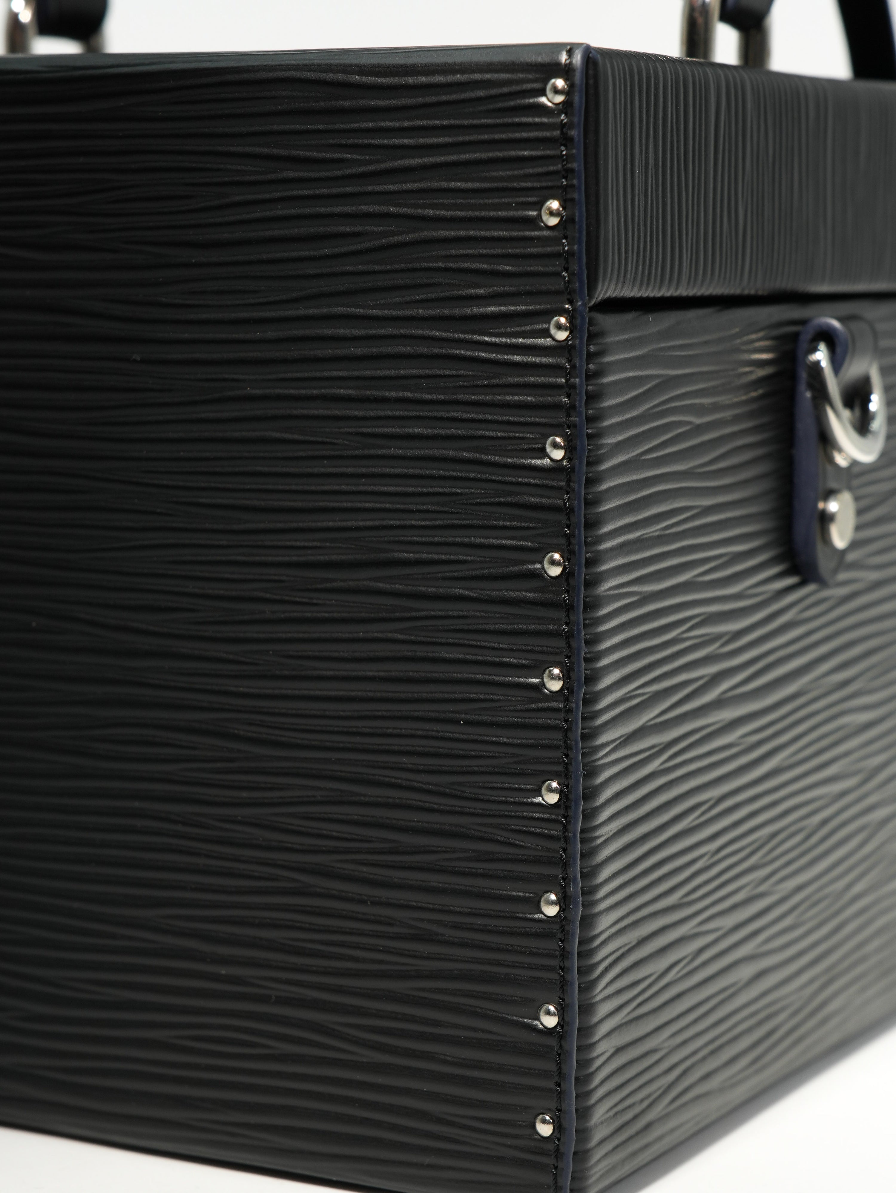 Louis Vuitton Bleecker Epi
