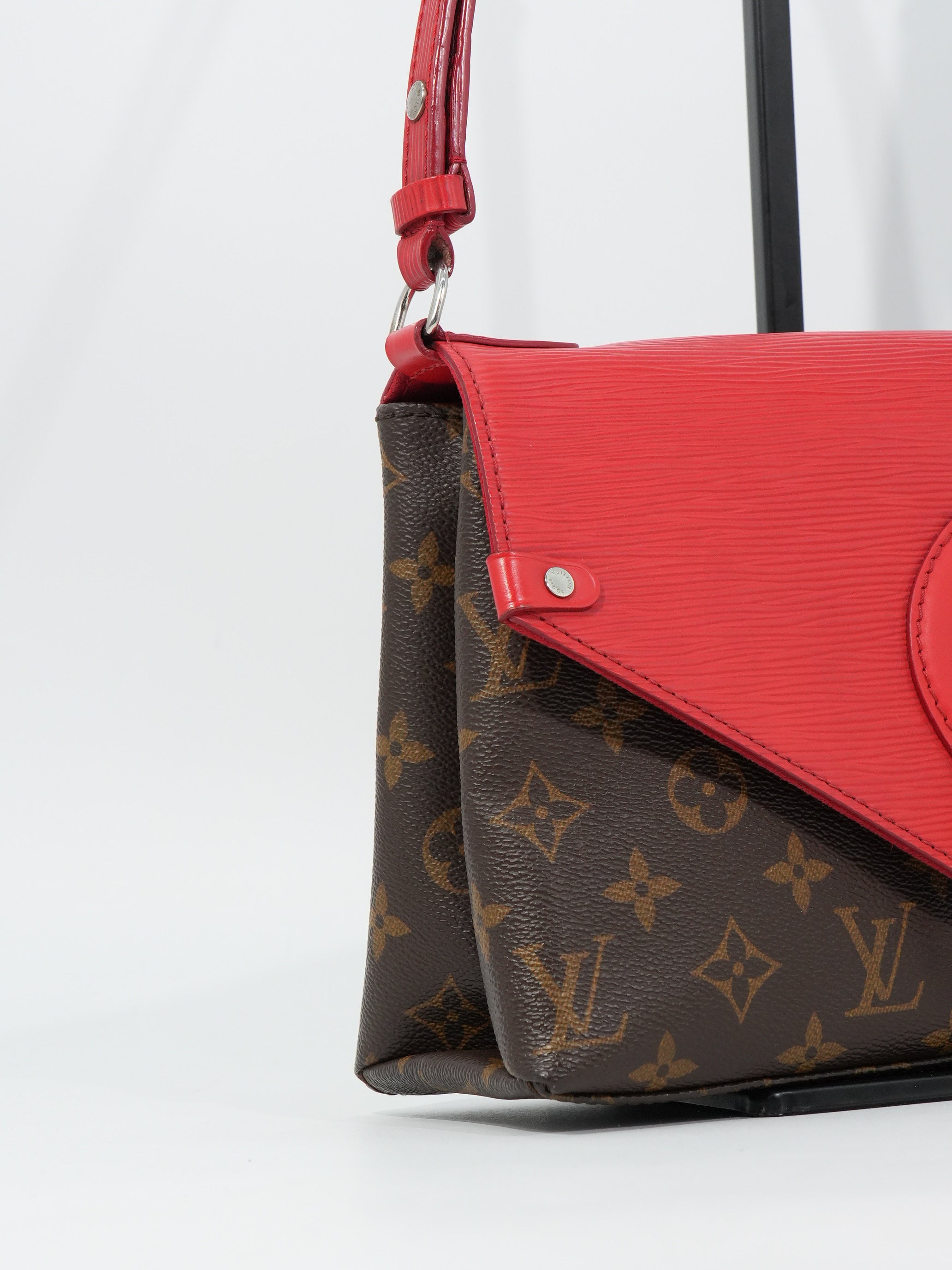 Louis Vuitton Saint Michel