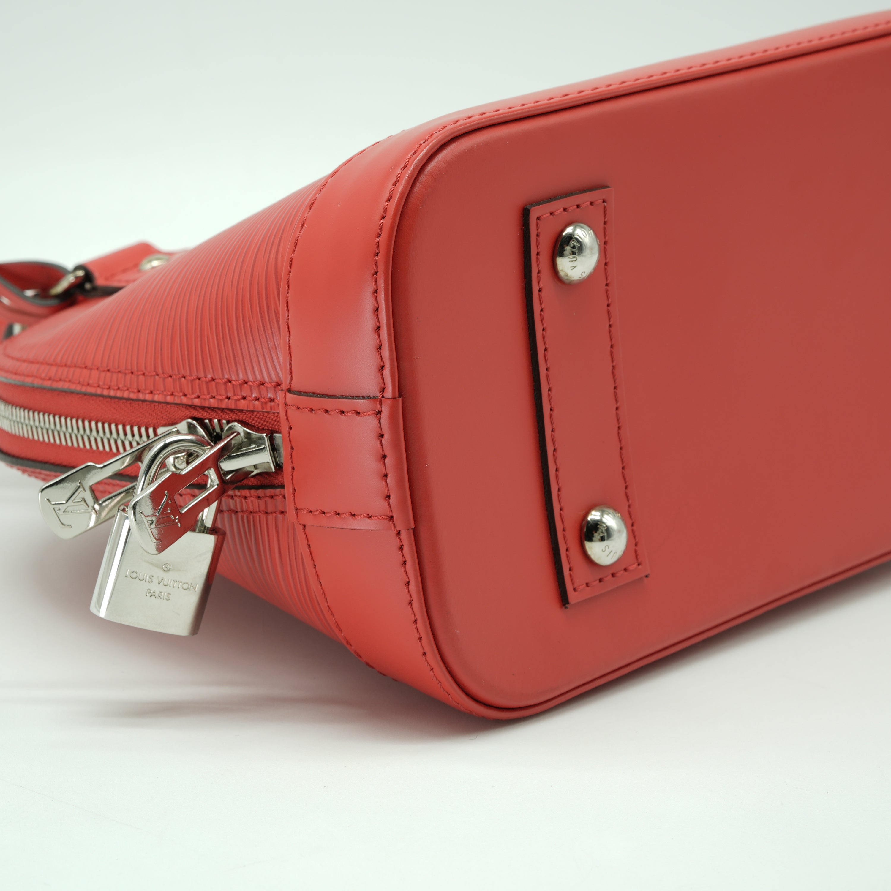 Louis Vuitton Alma BB Epi