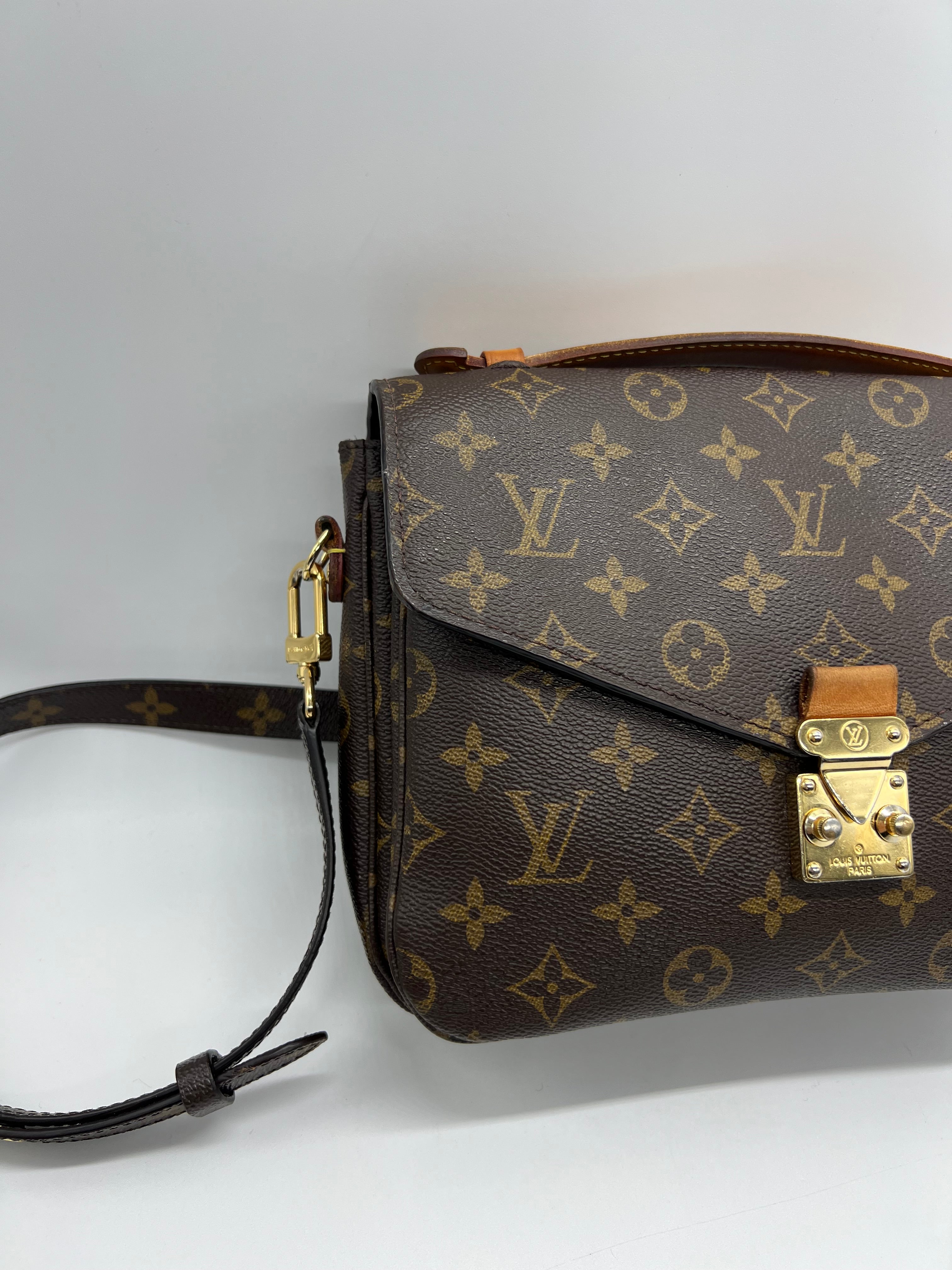 Louis Vuitton Métis Monogram