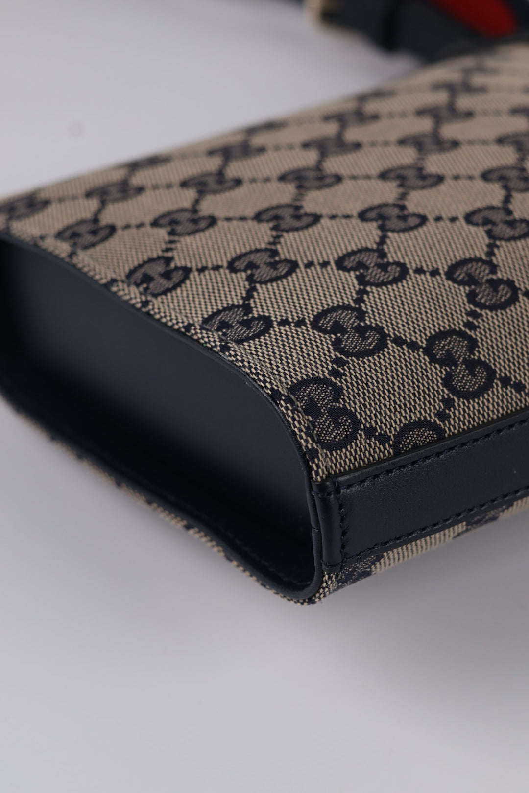 Gucci Mini Bucket Jackie GG Wave