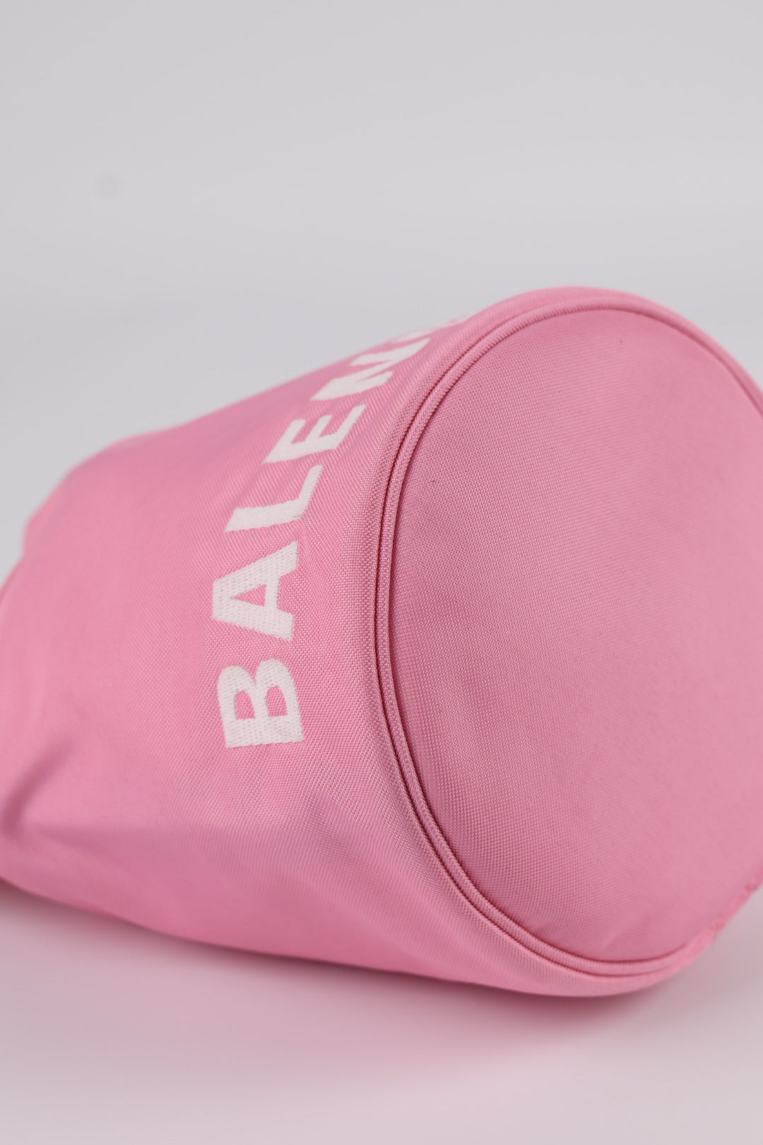 Balenciaga Bucket in Tela