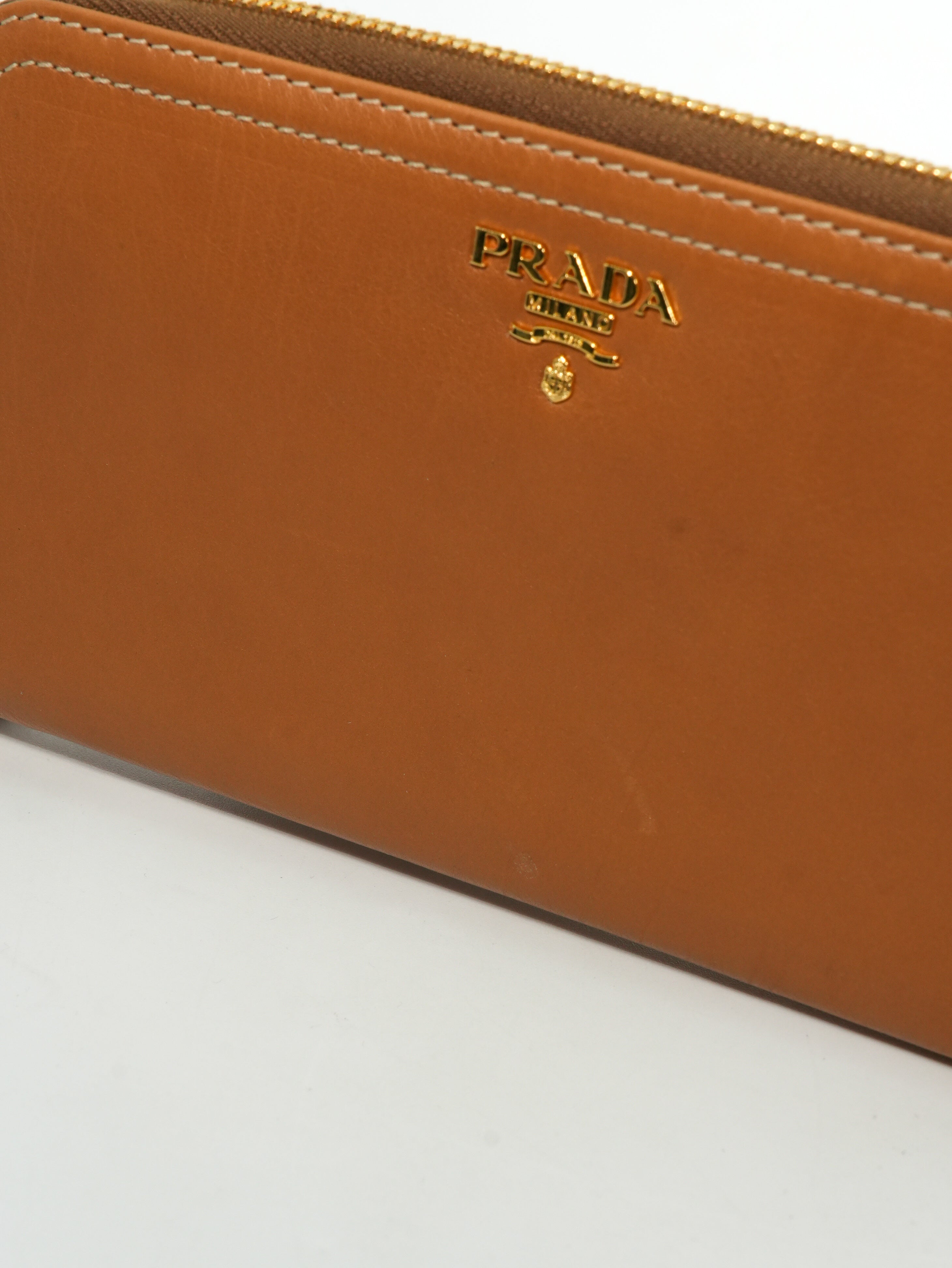 Prada Portafoglio Lungo Zippy