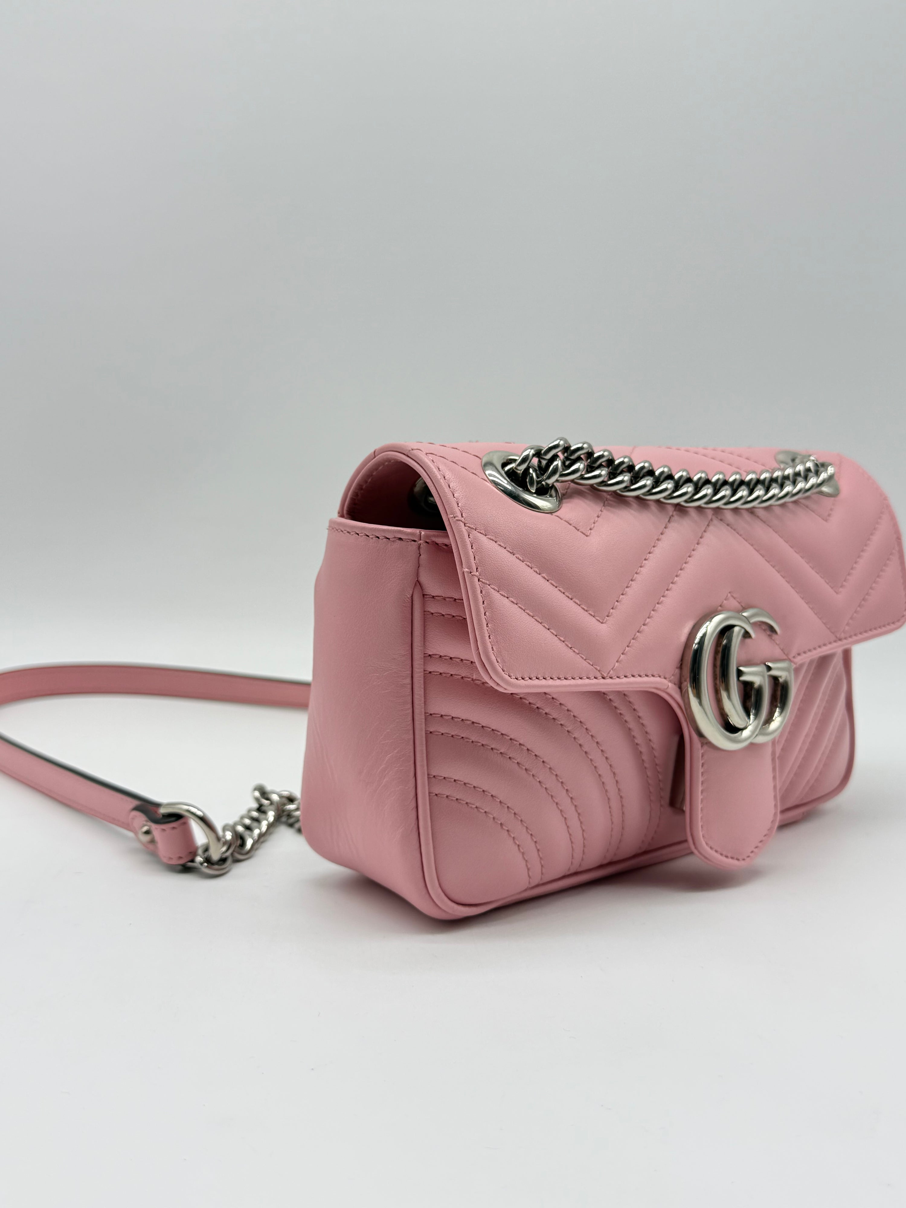 Gucci Marmont Matelassé 22cm