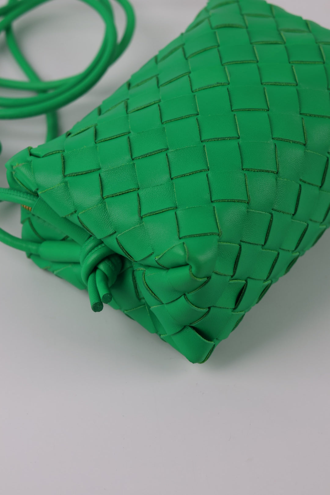 Bottega Veneta Loop in Pelle