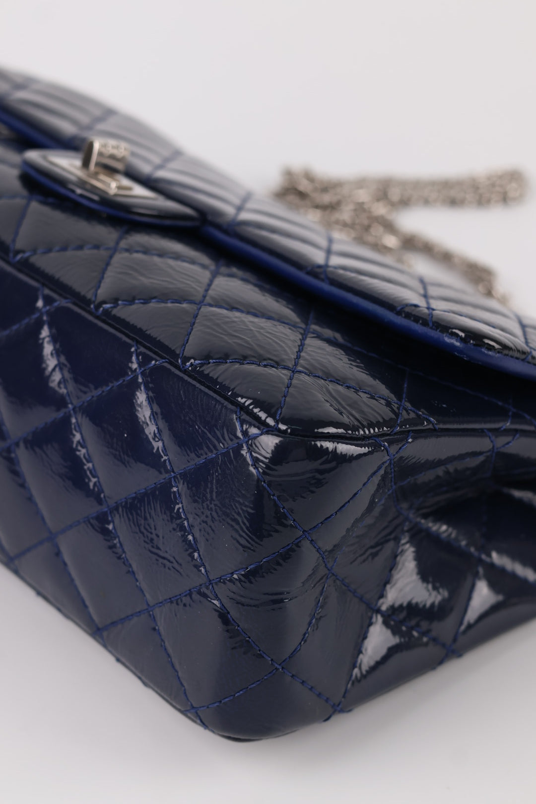 Chanel Classic Reissue 2.55