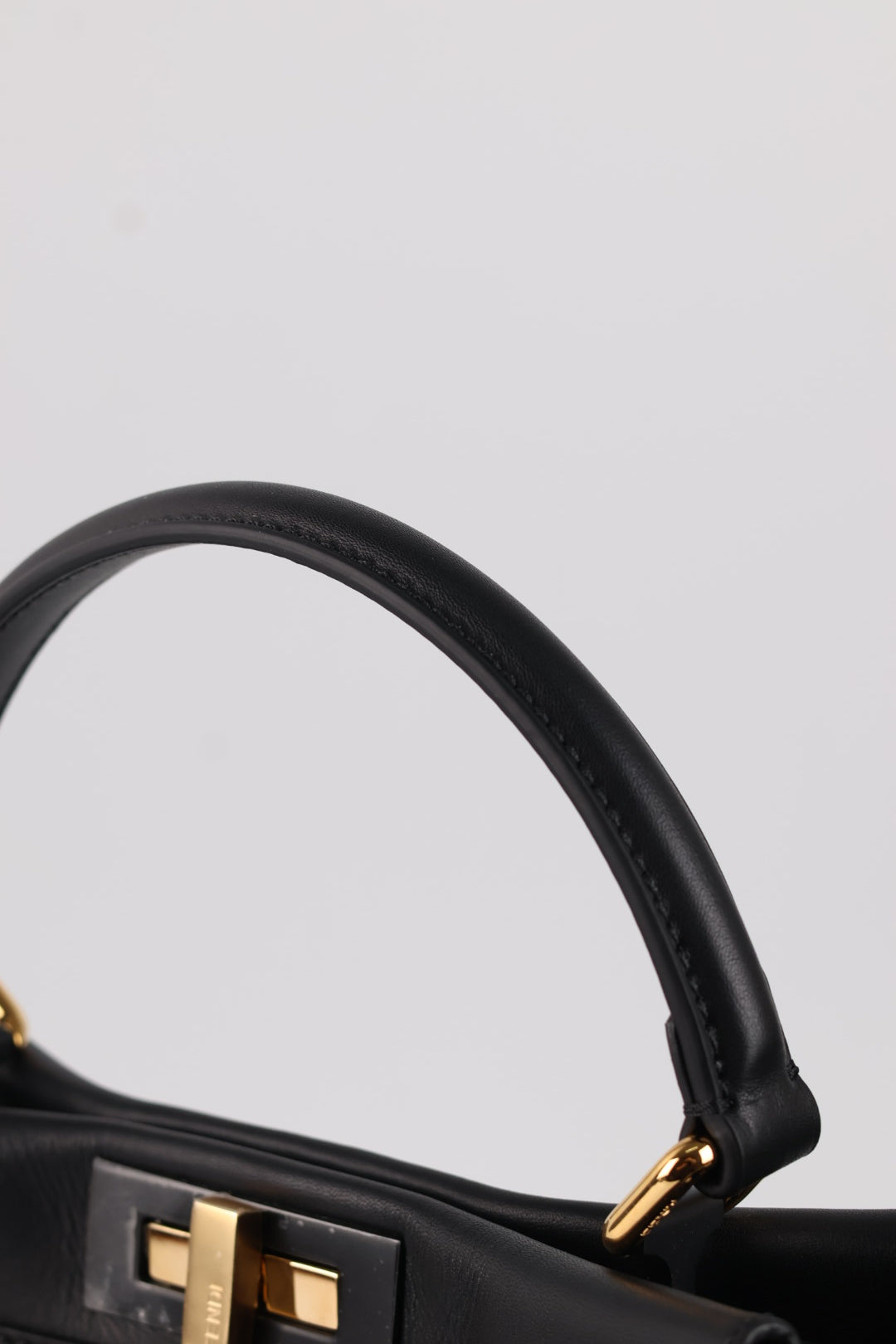 Fendi Peekaboo Media in Pelle