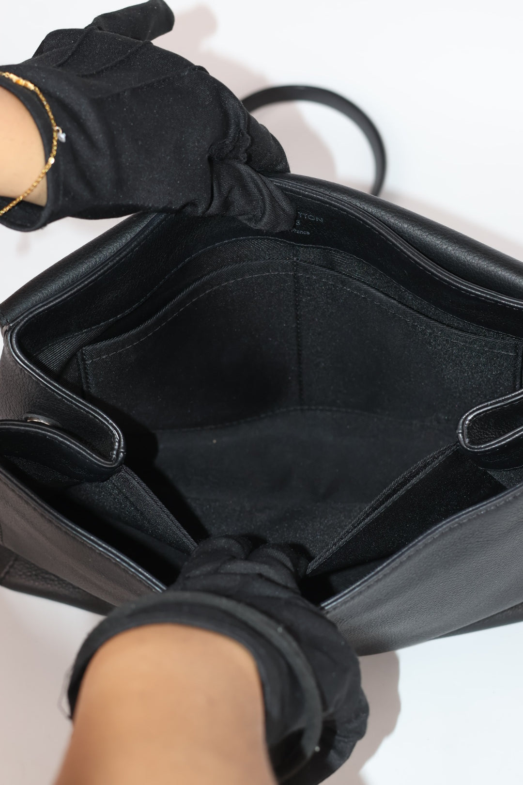Louis Vuitton Lockme Handle in Pelle