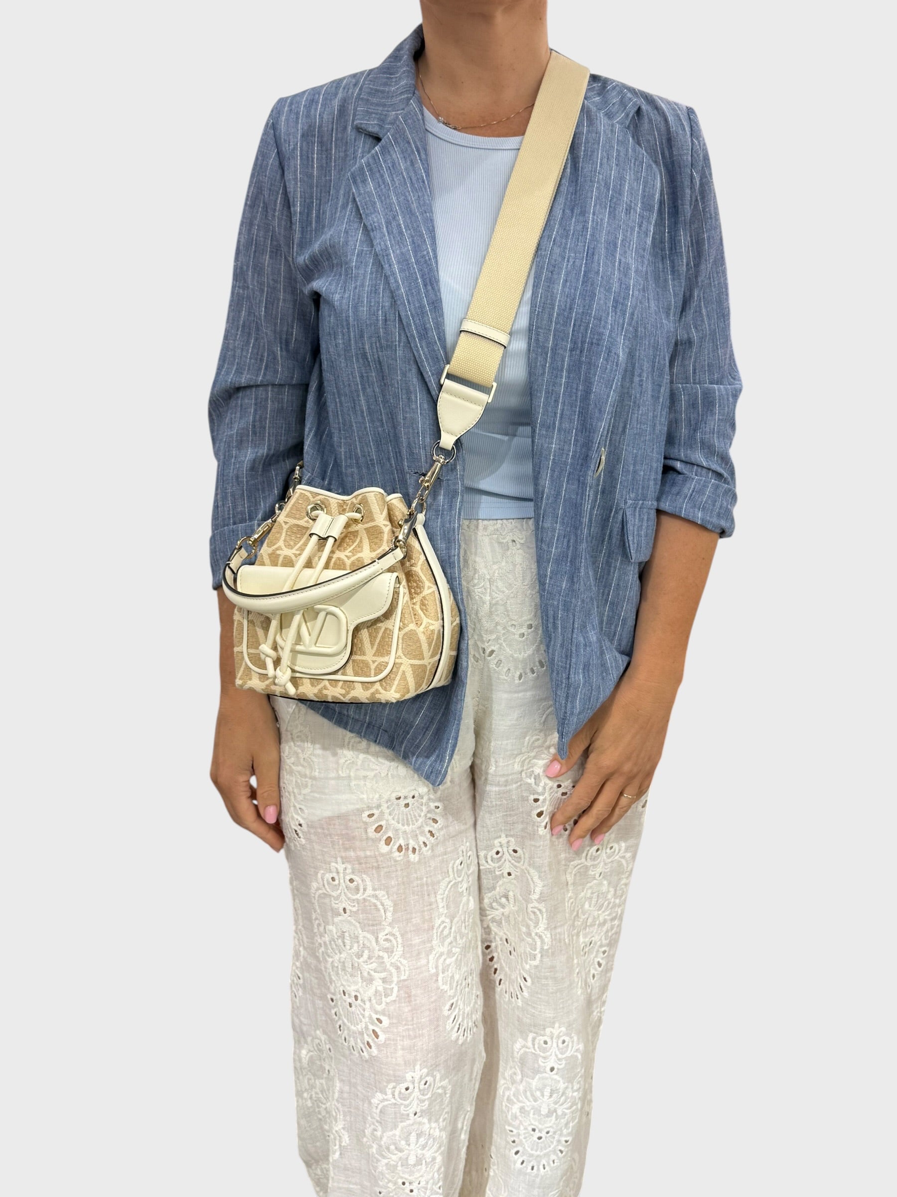 Valentino Bucket Locò Iconographe