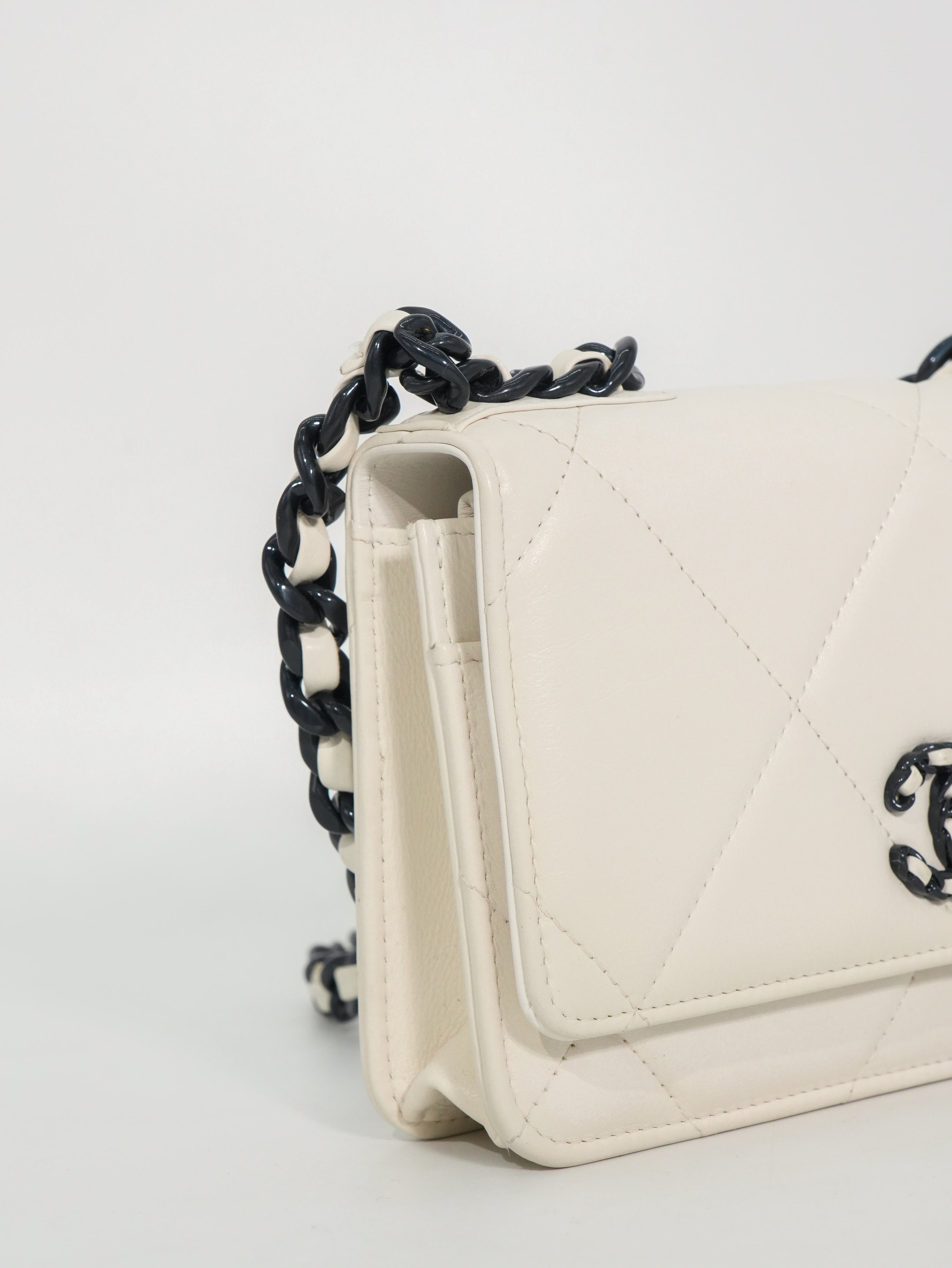 Chanel 19 Woc in Pelle