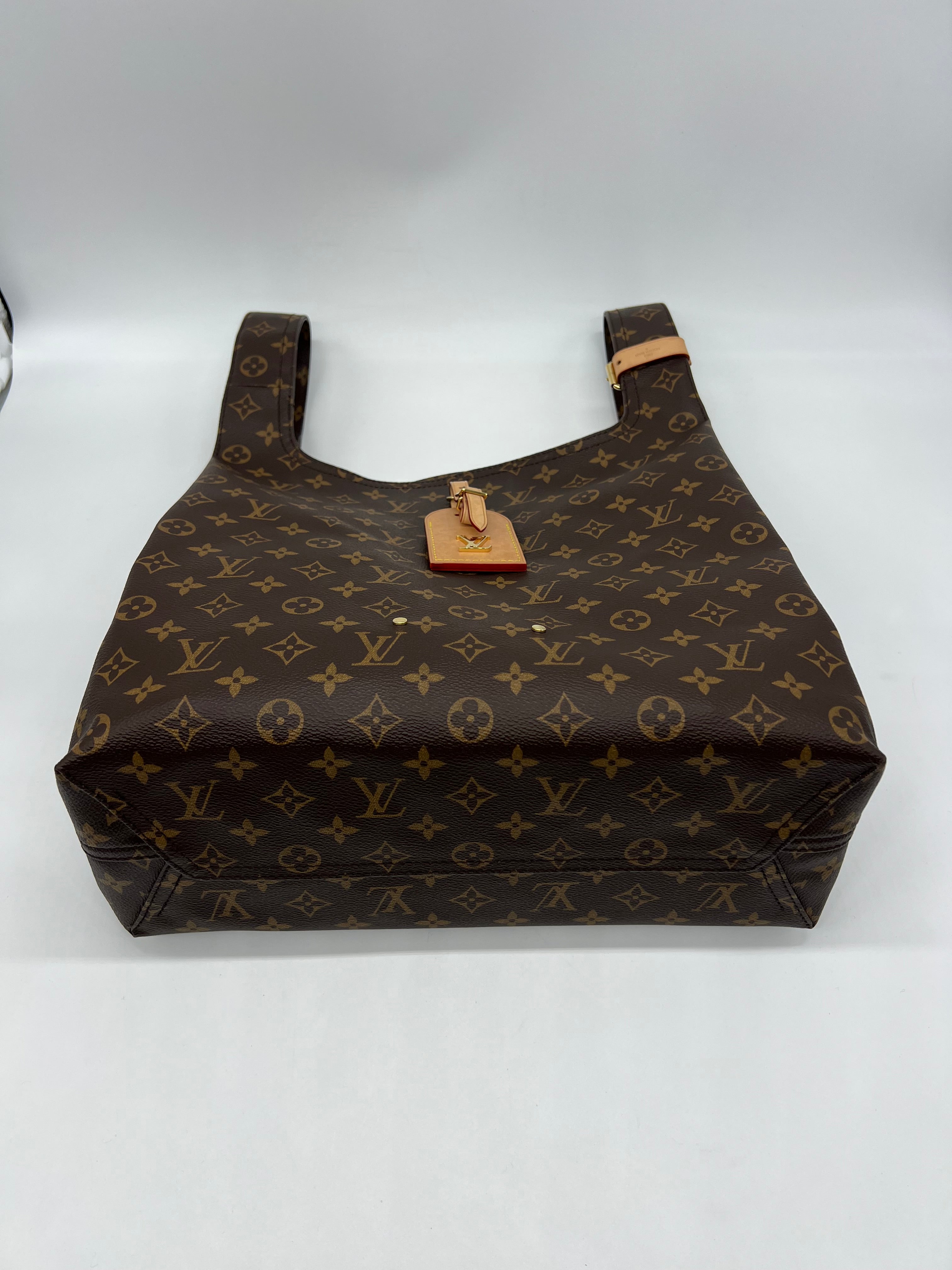 Louis Vuitton Atlantis GM Monogram