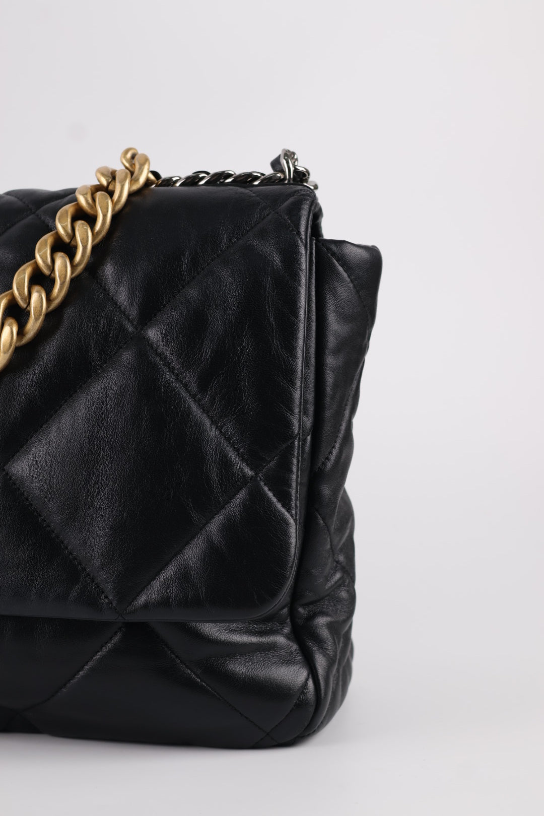 Chanel 19 Large in Pelle