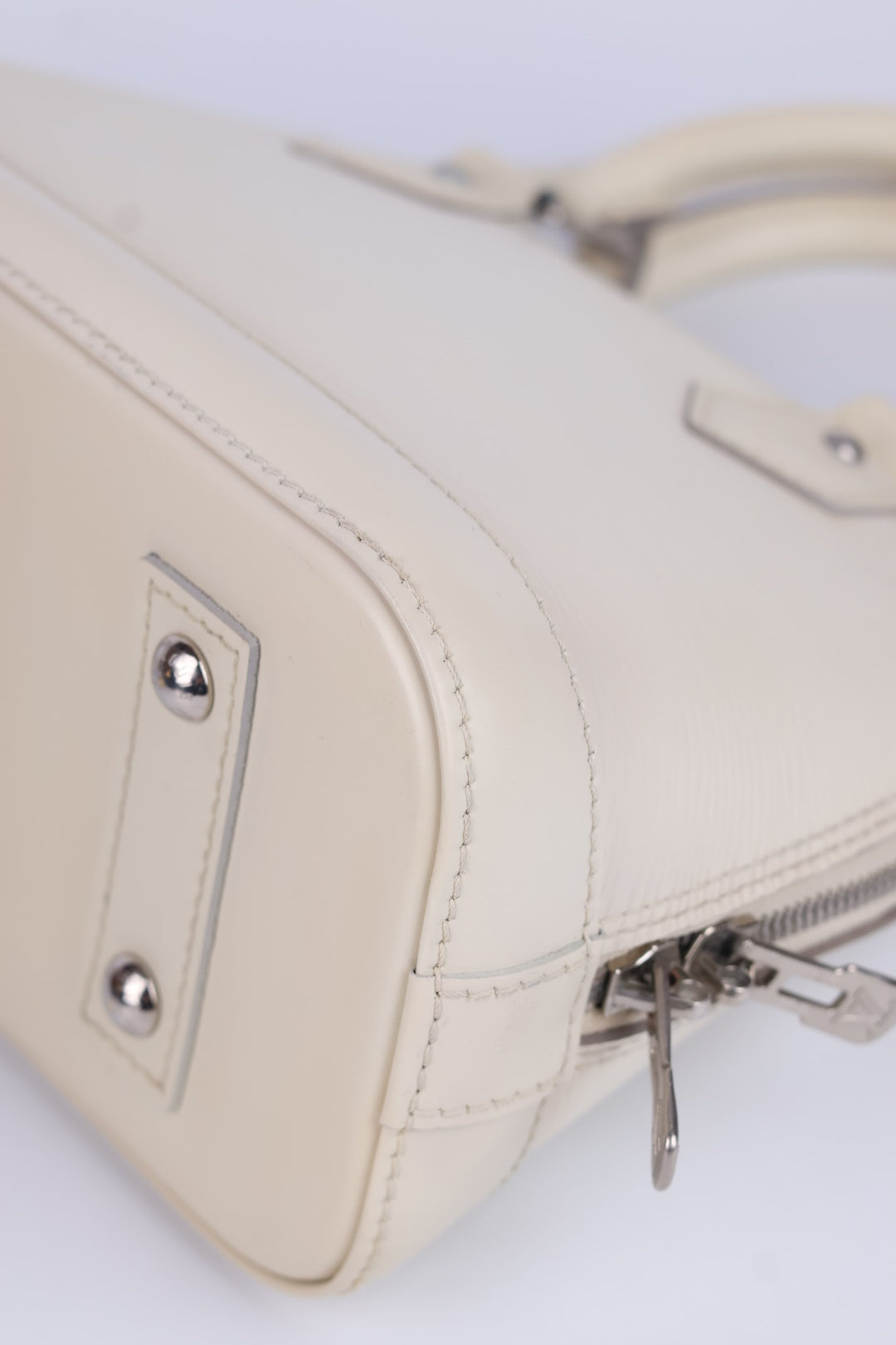 Louis Vuitton Alma BB Epi