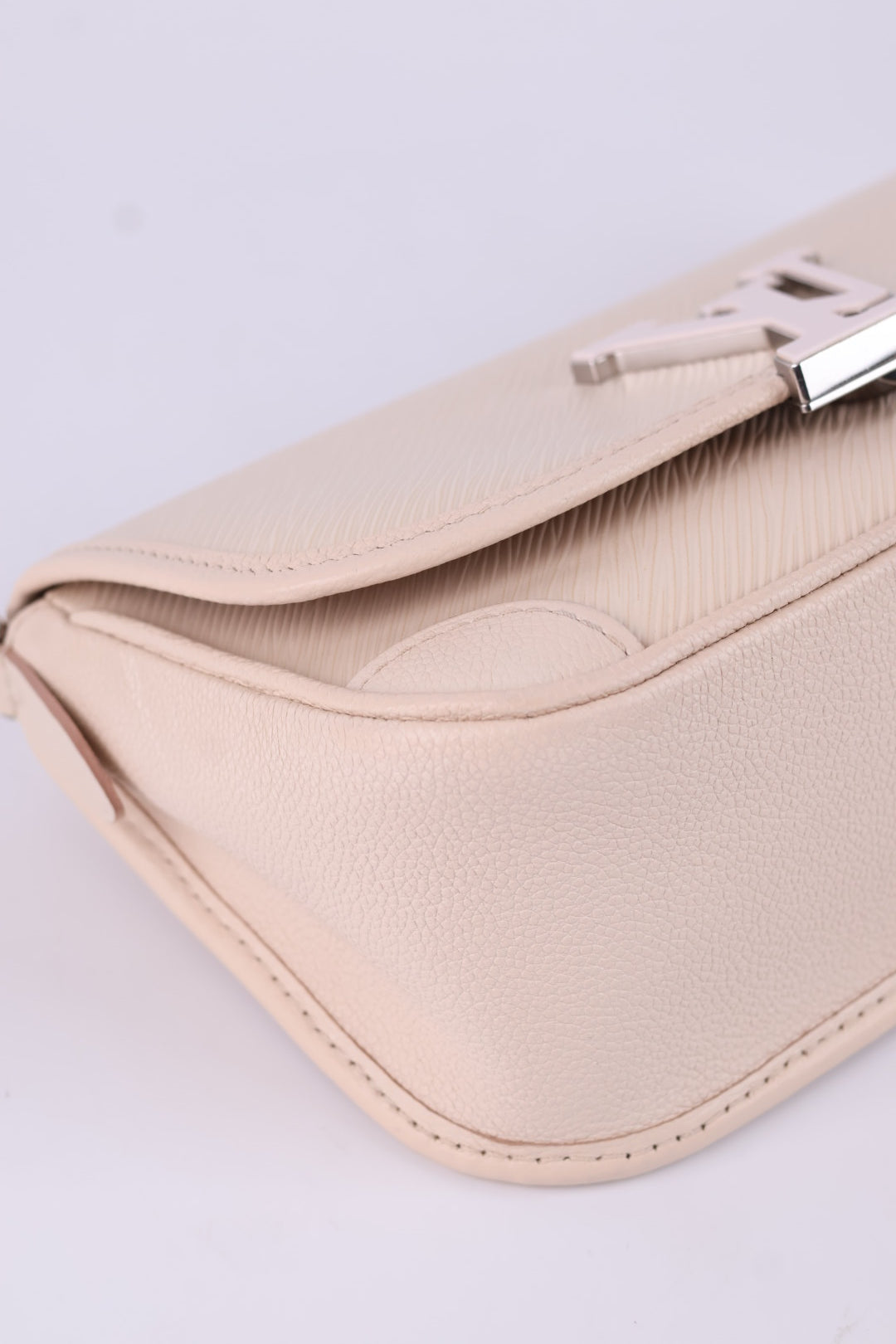 Louis Vuitton Buci Epi
