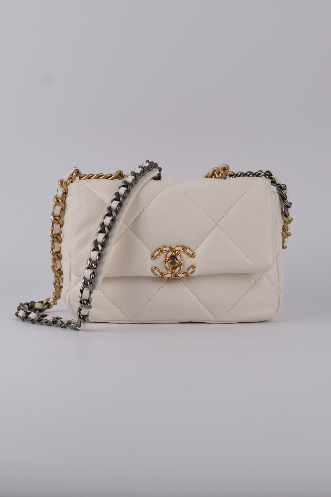 Chanel 19 in Pelle D’Agnello