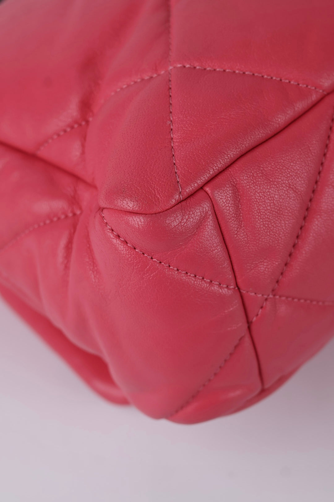 Chanel 19 Media in Pelle d’Agnello