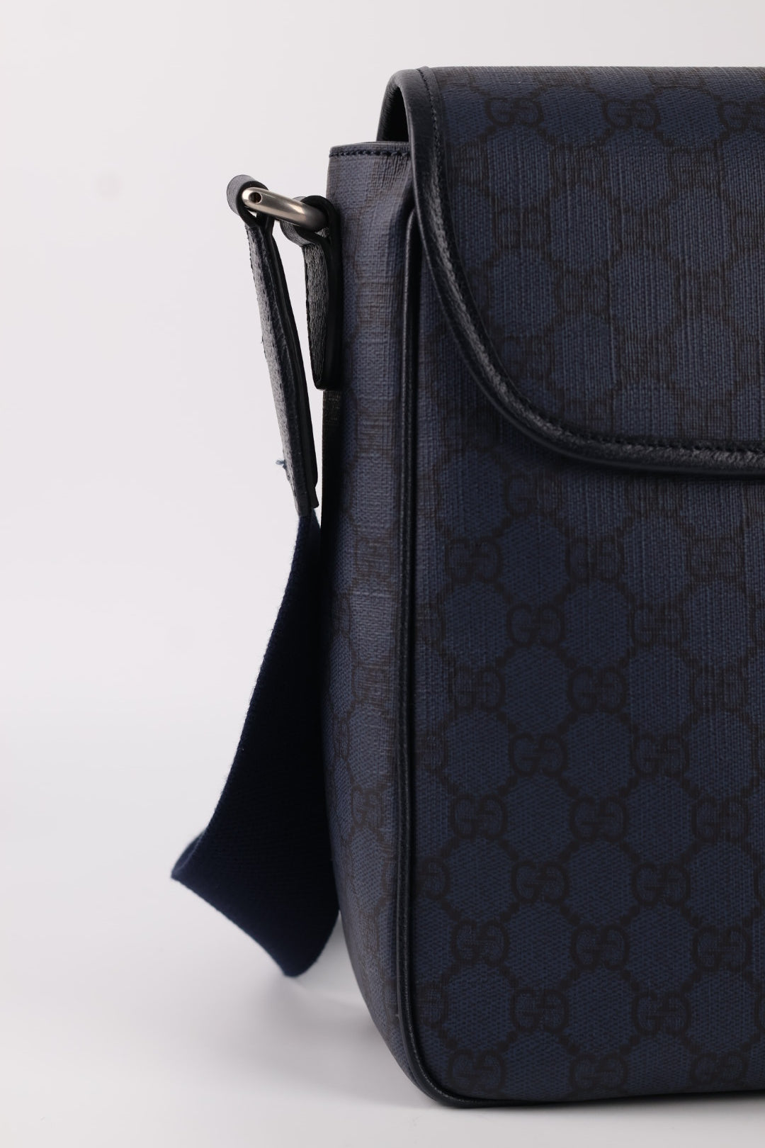 Gucci Messenger Ophidia GG Supreme