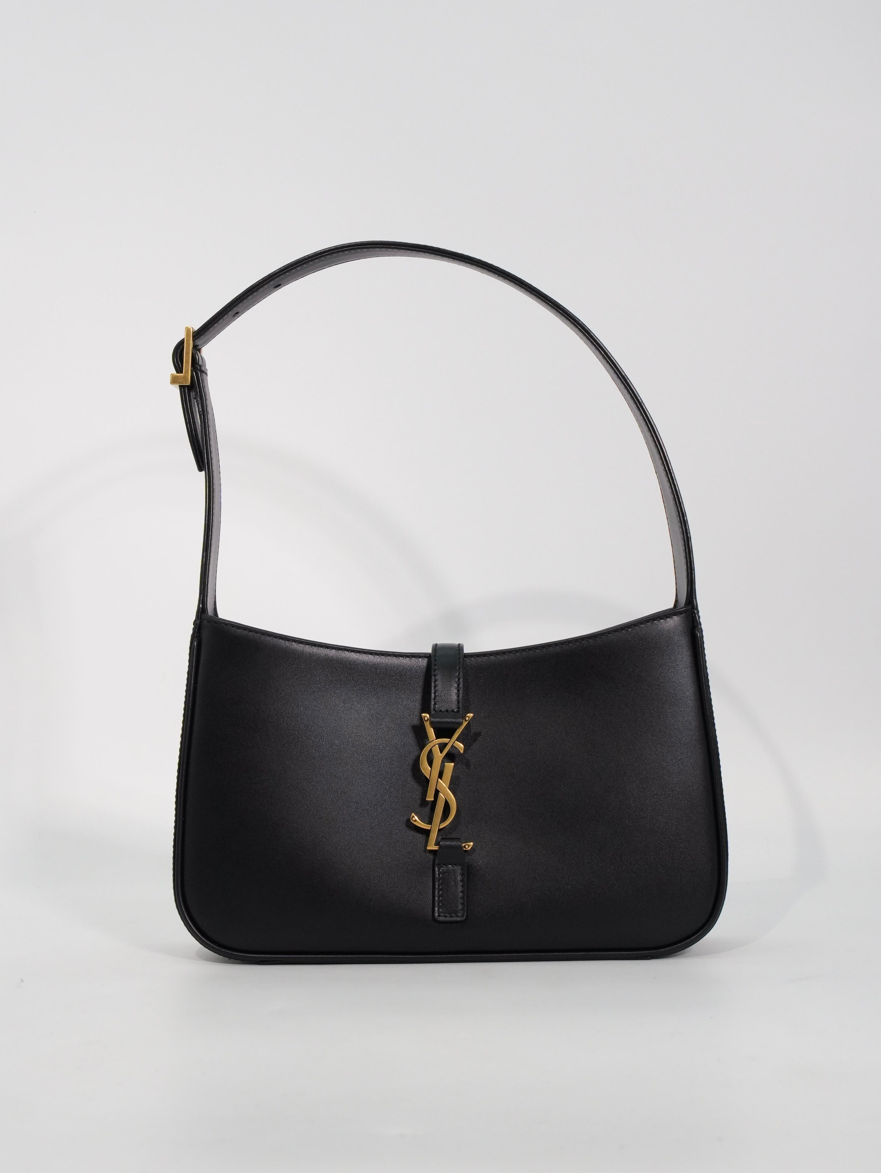 Saint Laurent Hobo le 5 à 7