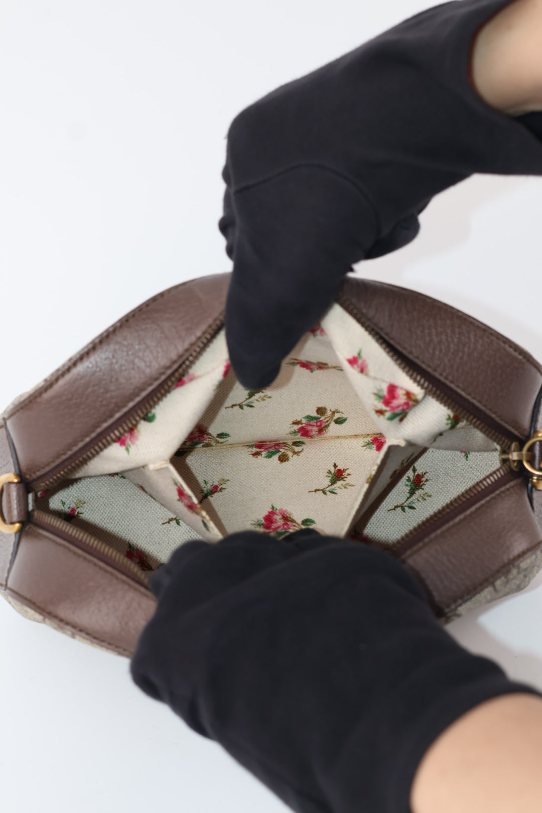 Gucci Neo Vintage Camera Bag GG Supreme