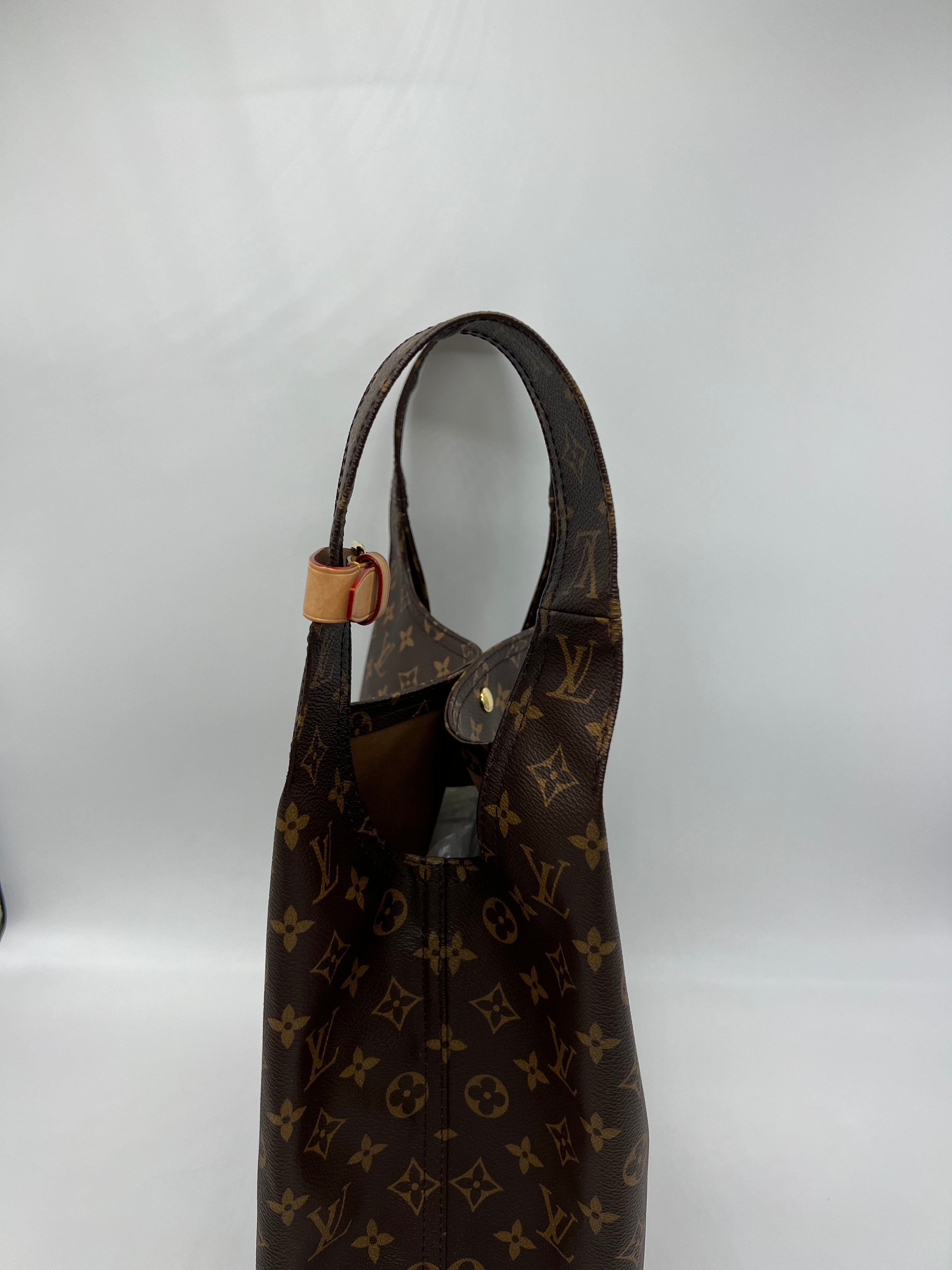 Louis Vuitton Atlantis GM Monogram