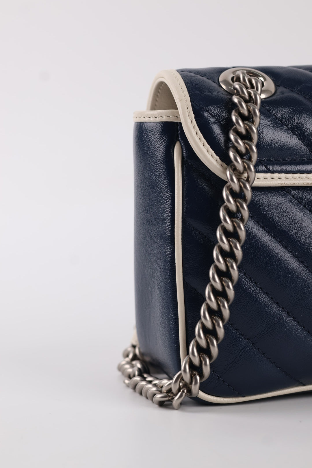 Gucci Marmont Media in Pelle