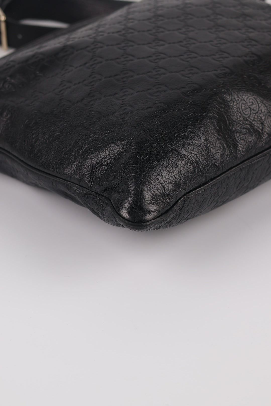 Gucci Messenger GG Signature