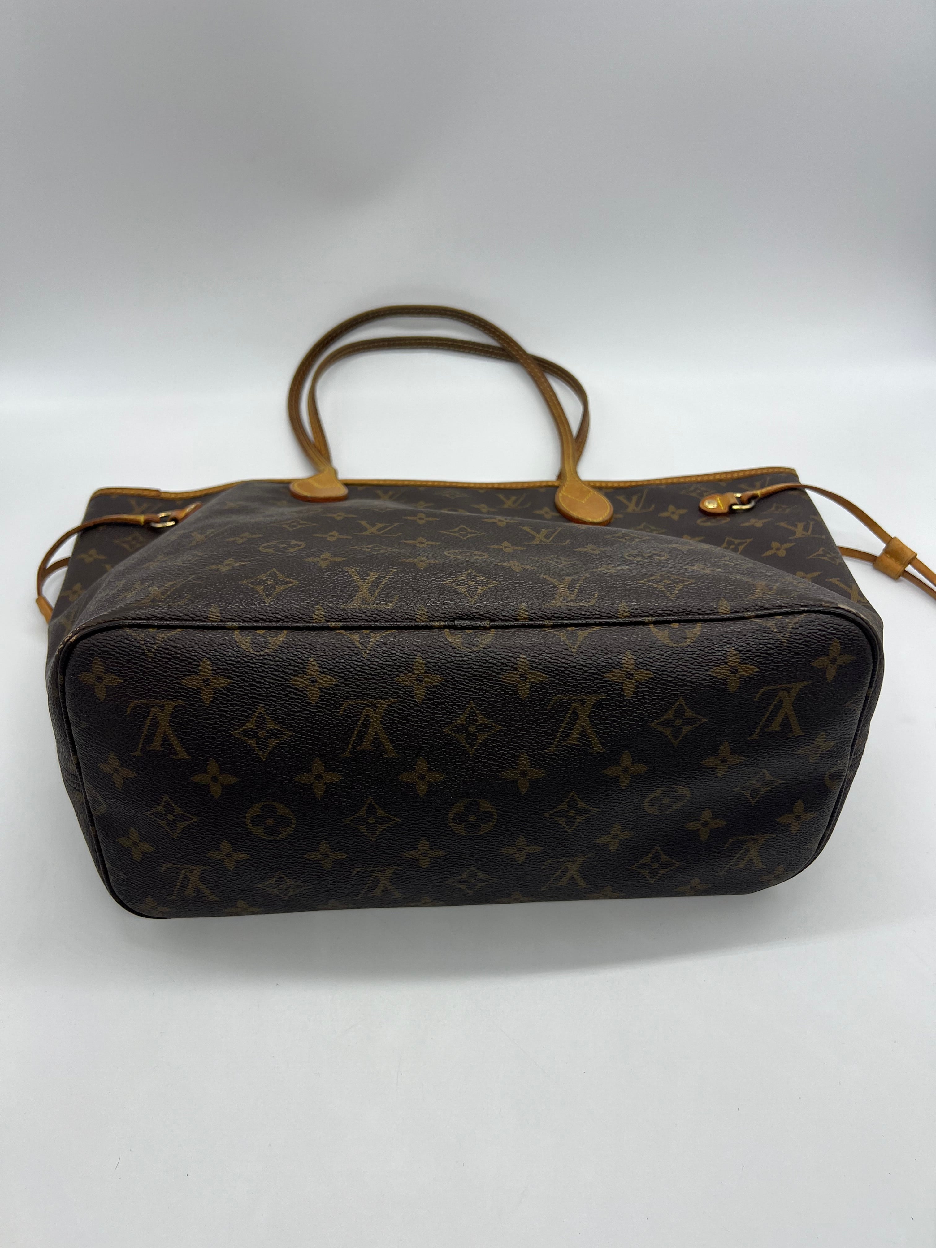 Louis Vuitton Neverfull MM Monogram