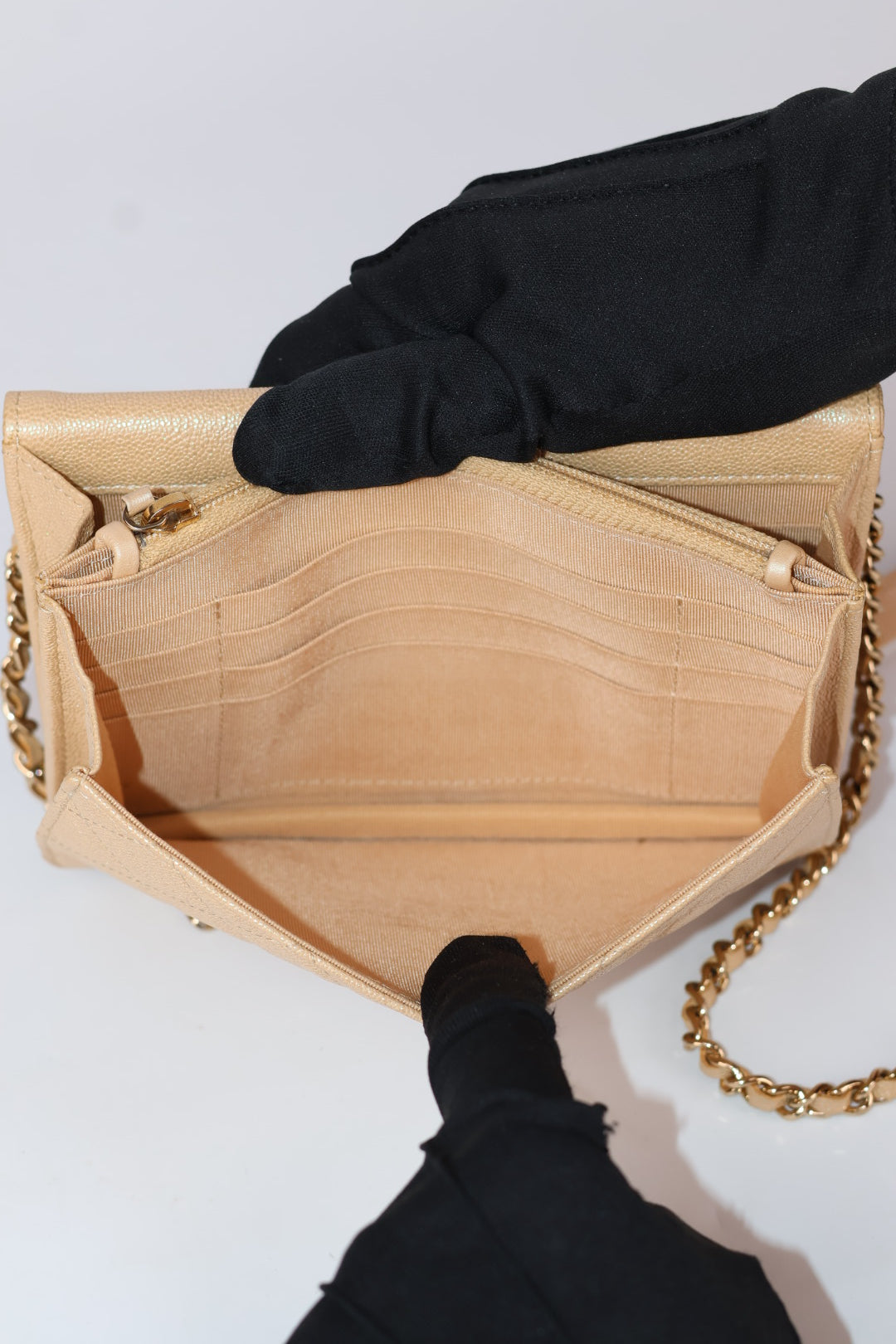 Chanel Pochette con Catena Caviar Perlato