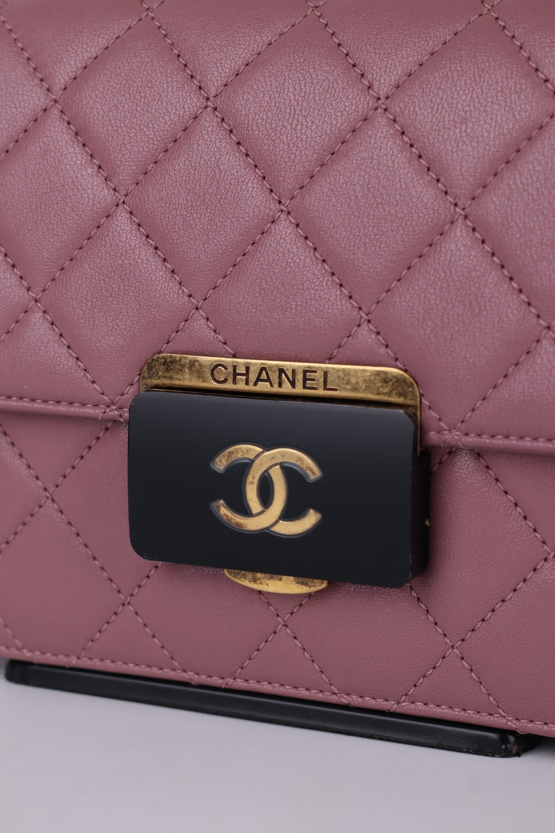 Chanel Beauty Lock Matelassé
