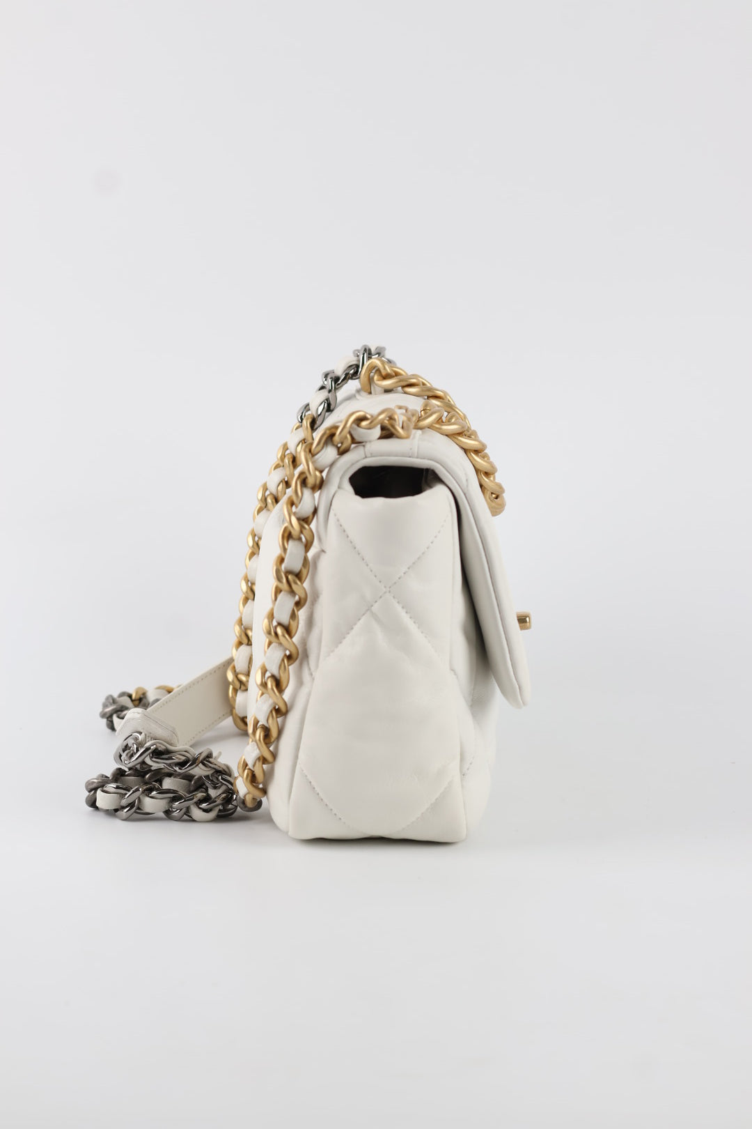 Chanel 19 in Pelle