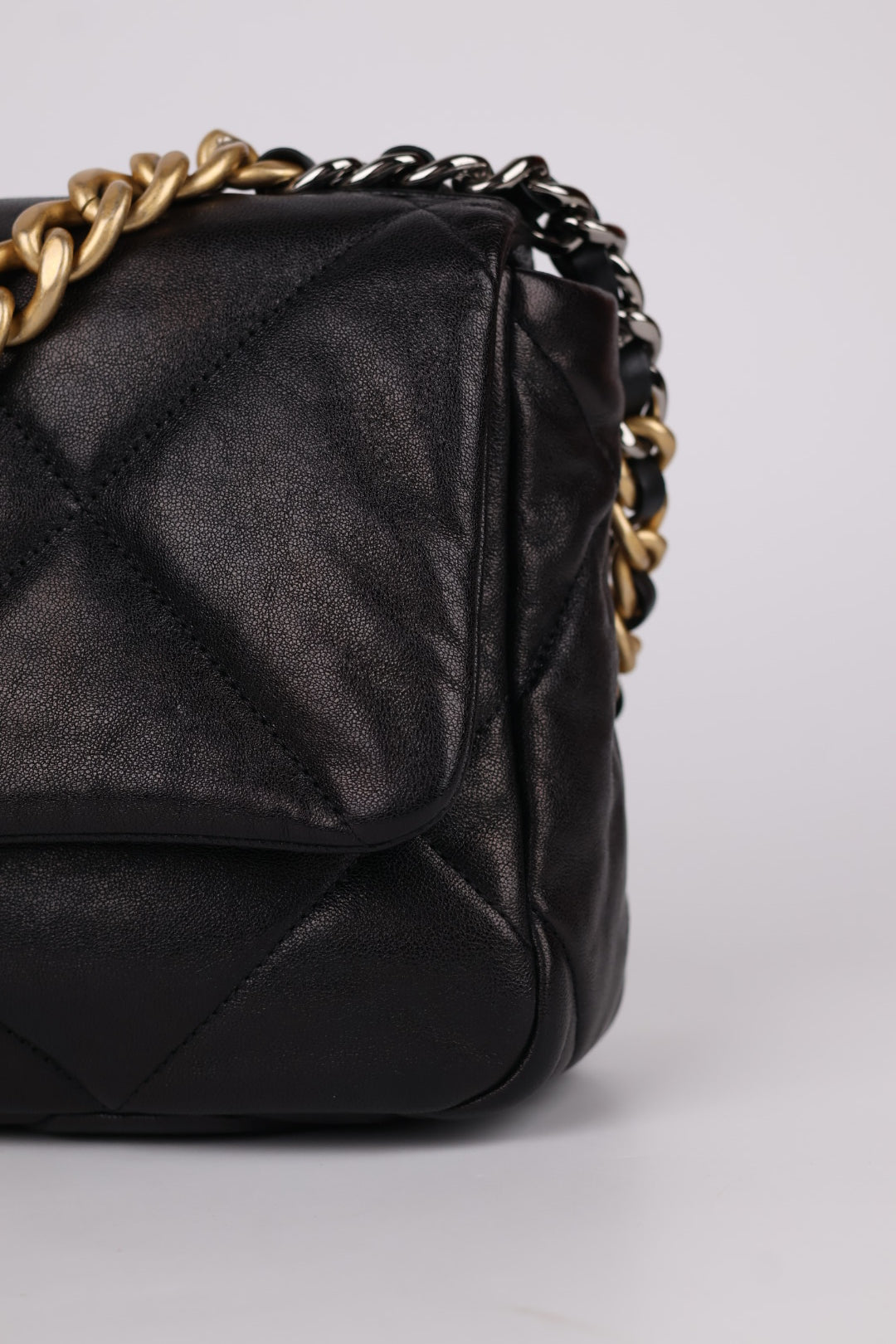 Chanel 19 in Pelle d’Agnello