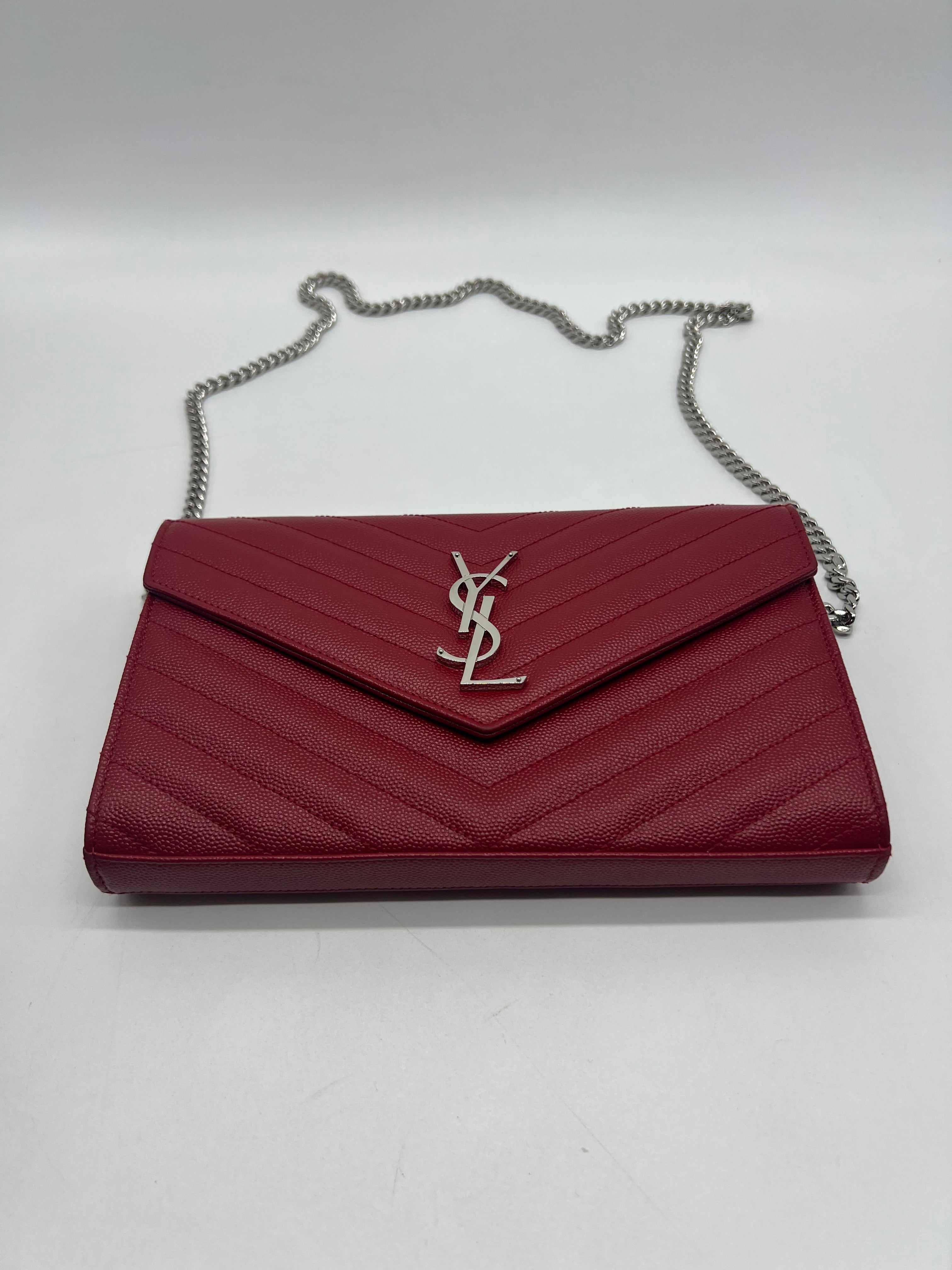 Saint Laurent Pochette Cassandre con Catena