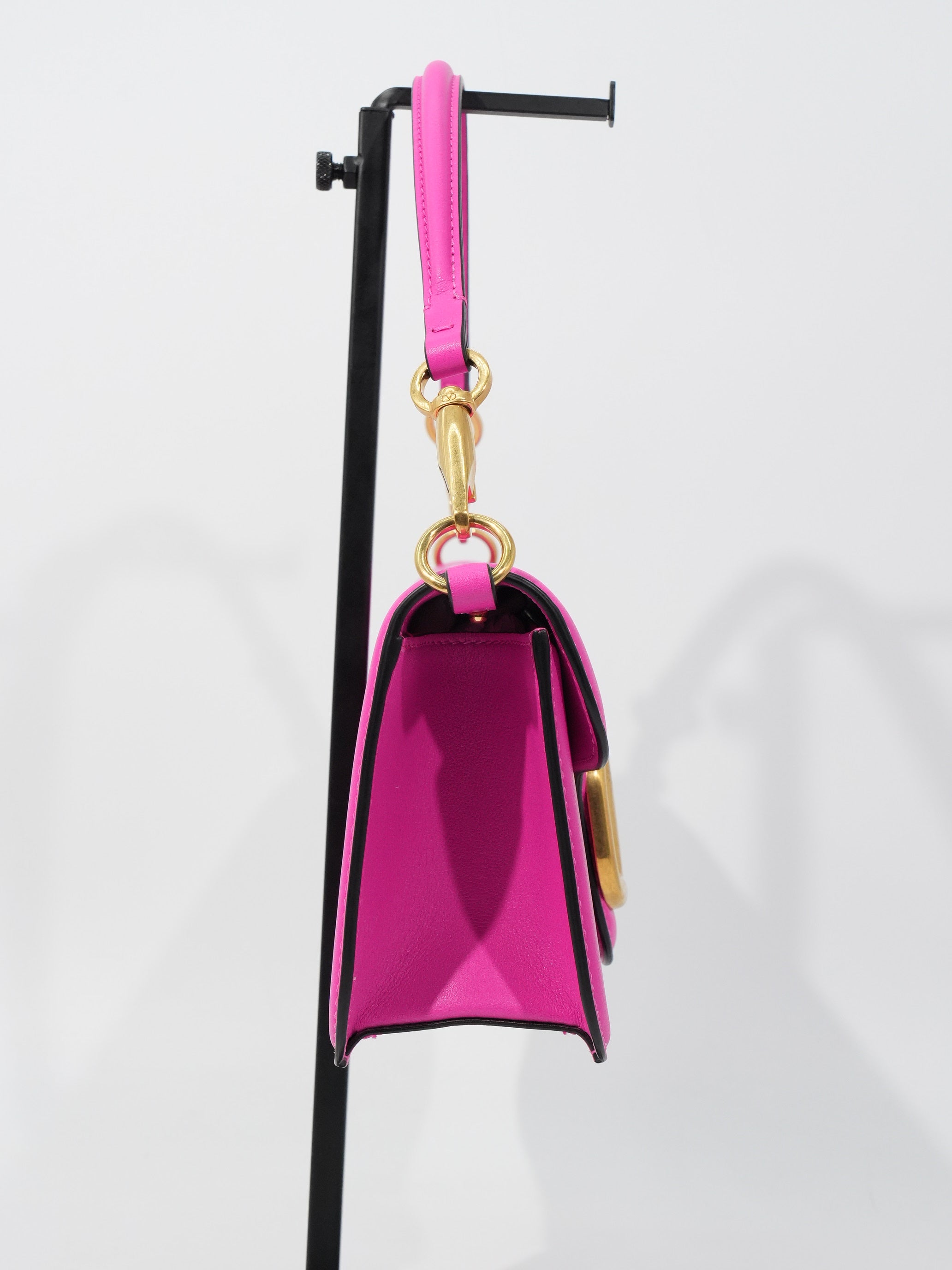 Valentino Locó Media